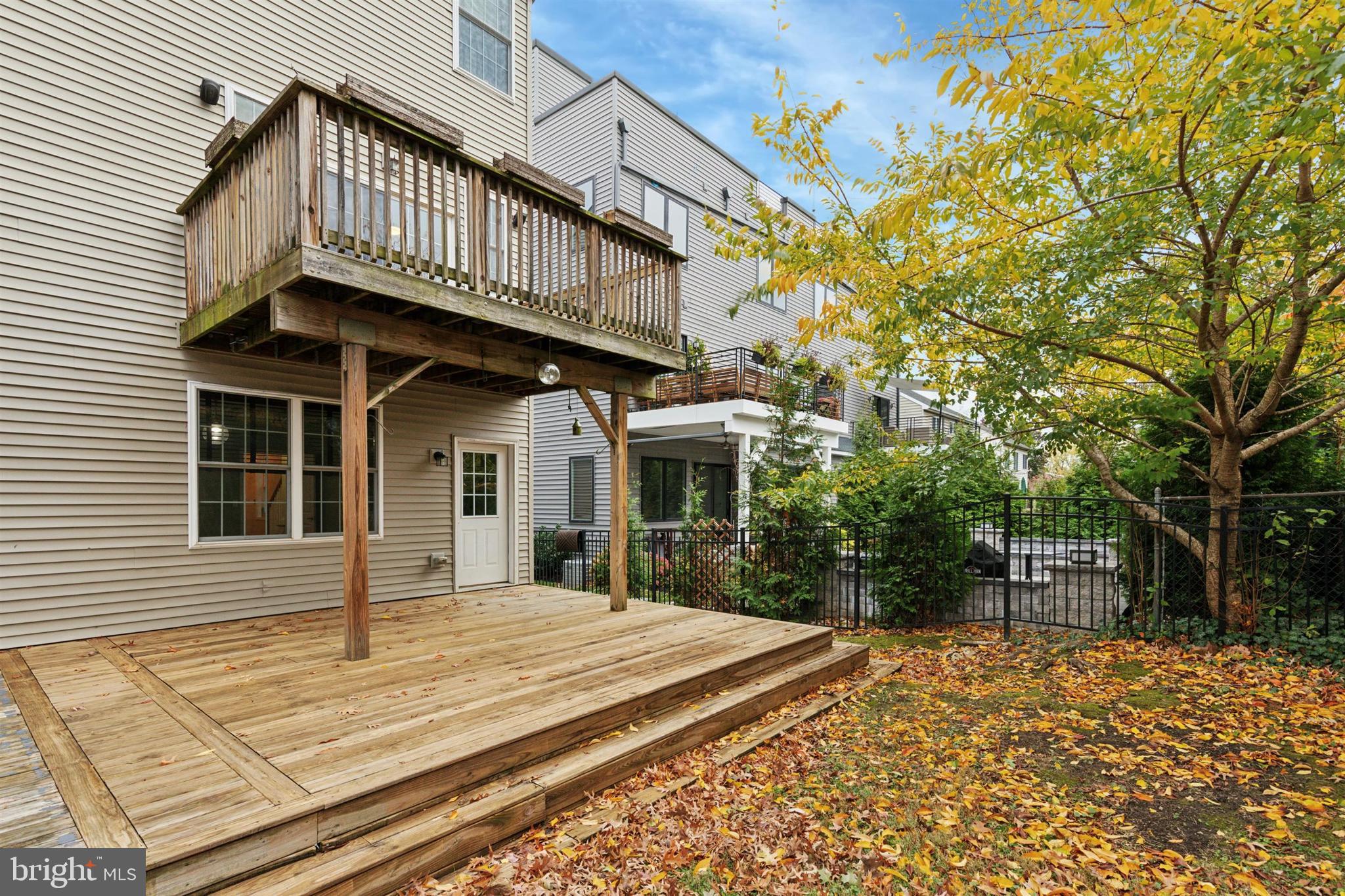 ROXBOROUGH - Residential