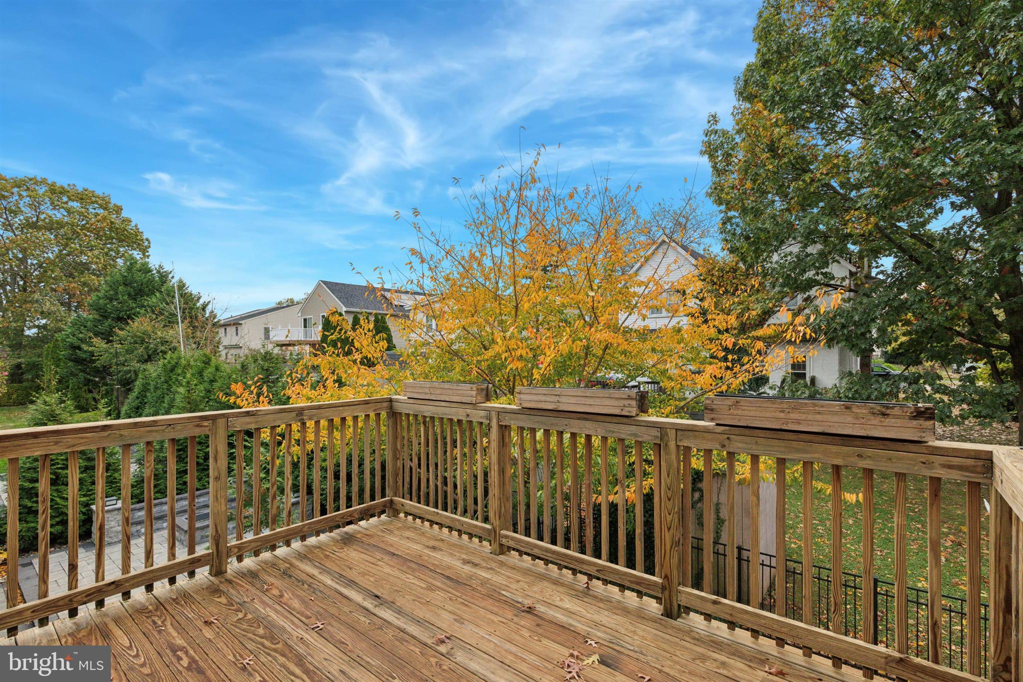 ROXBOROUGH - Residential