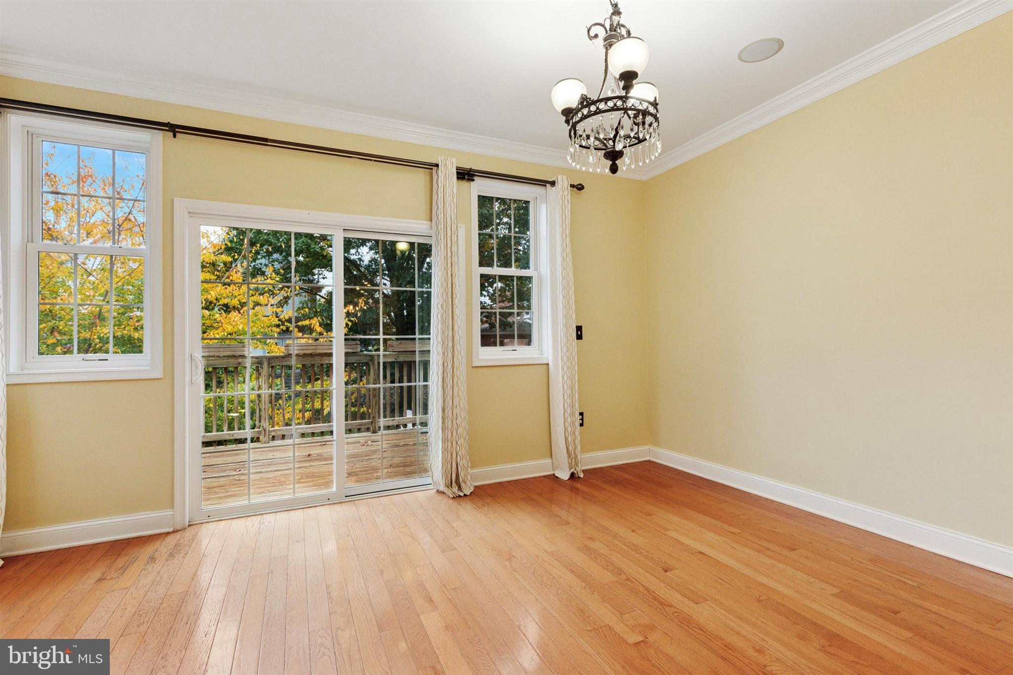 ROXBOROUGH - Residential