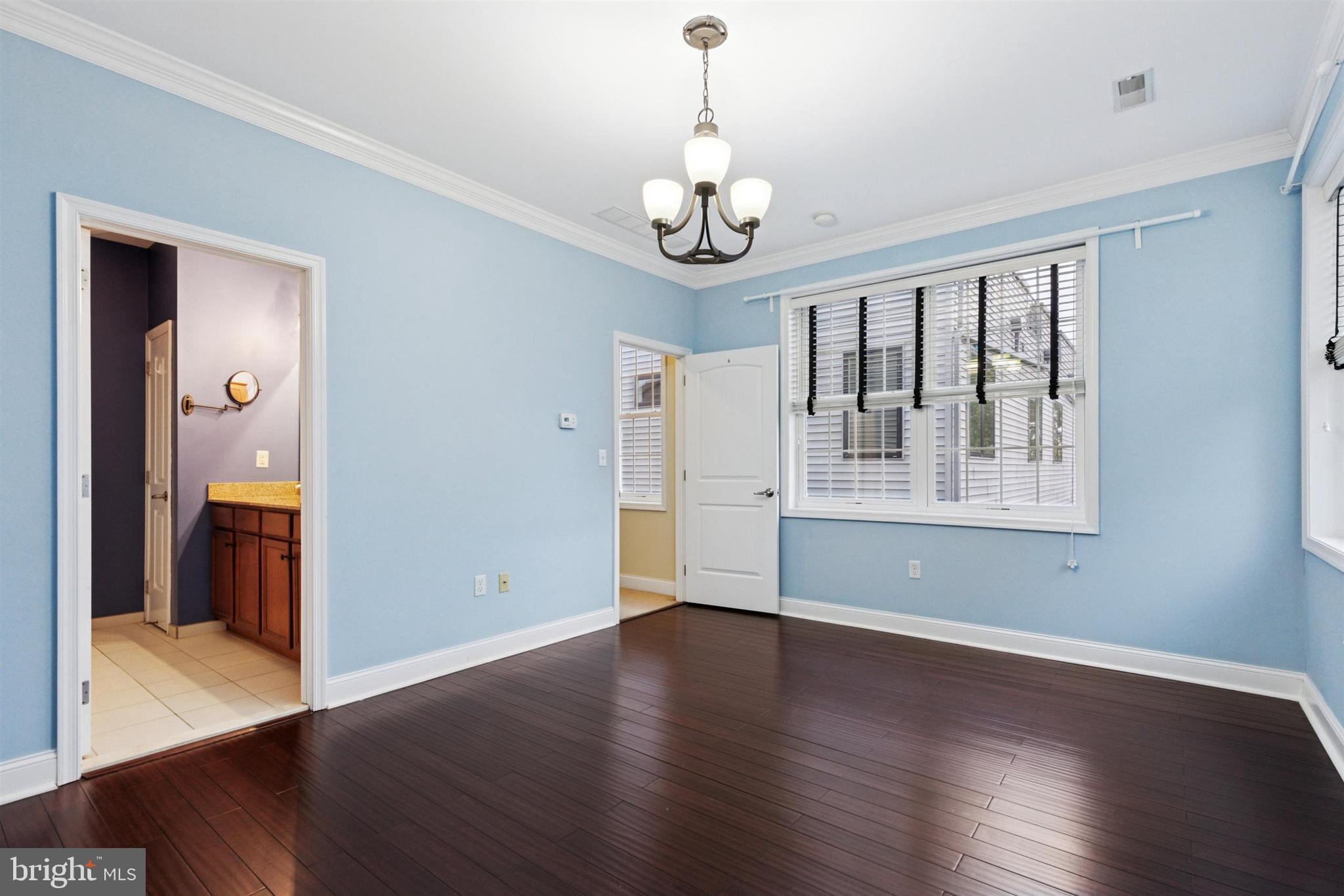 ROXBOROUGH - Residential