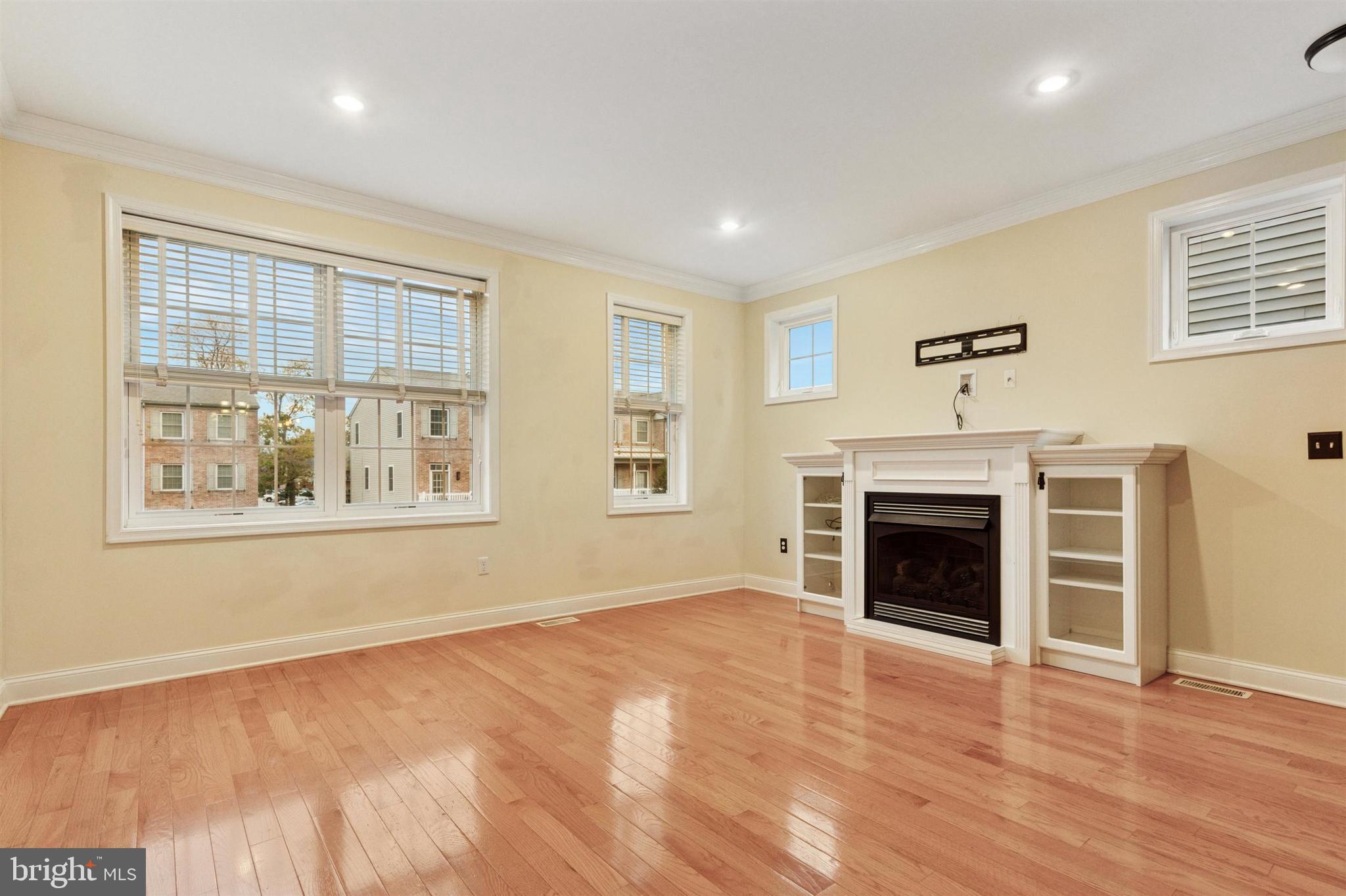 ROXBOROUGH - Residential