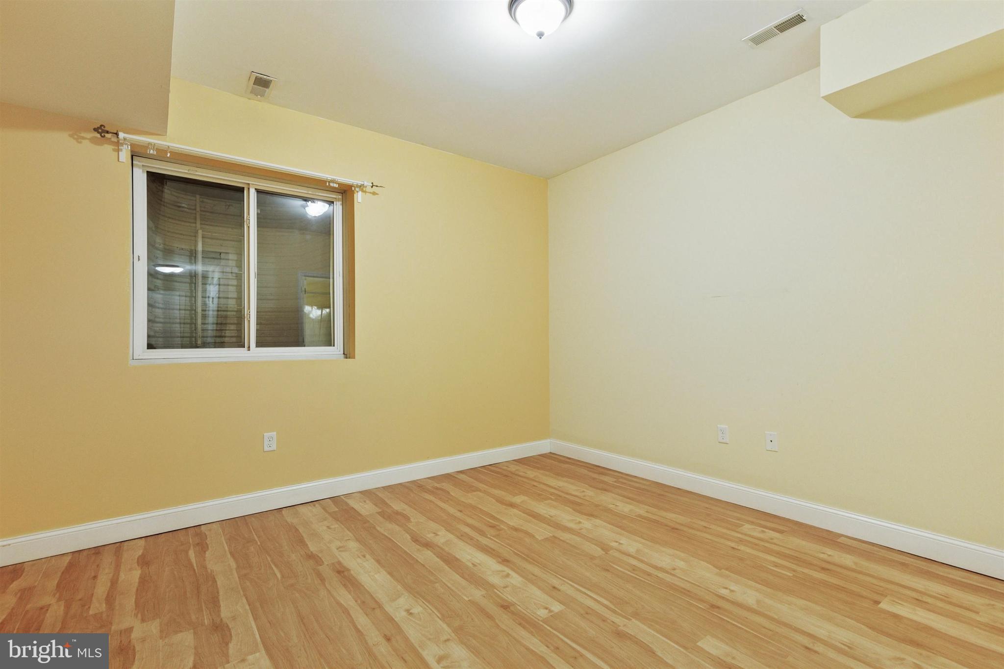 ROXBOROUGH - Residential