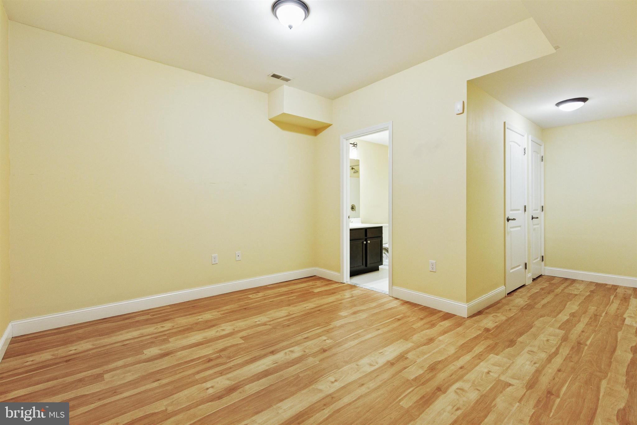 ROXBOROUGH - Residential