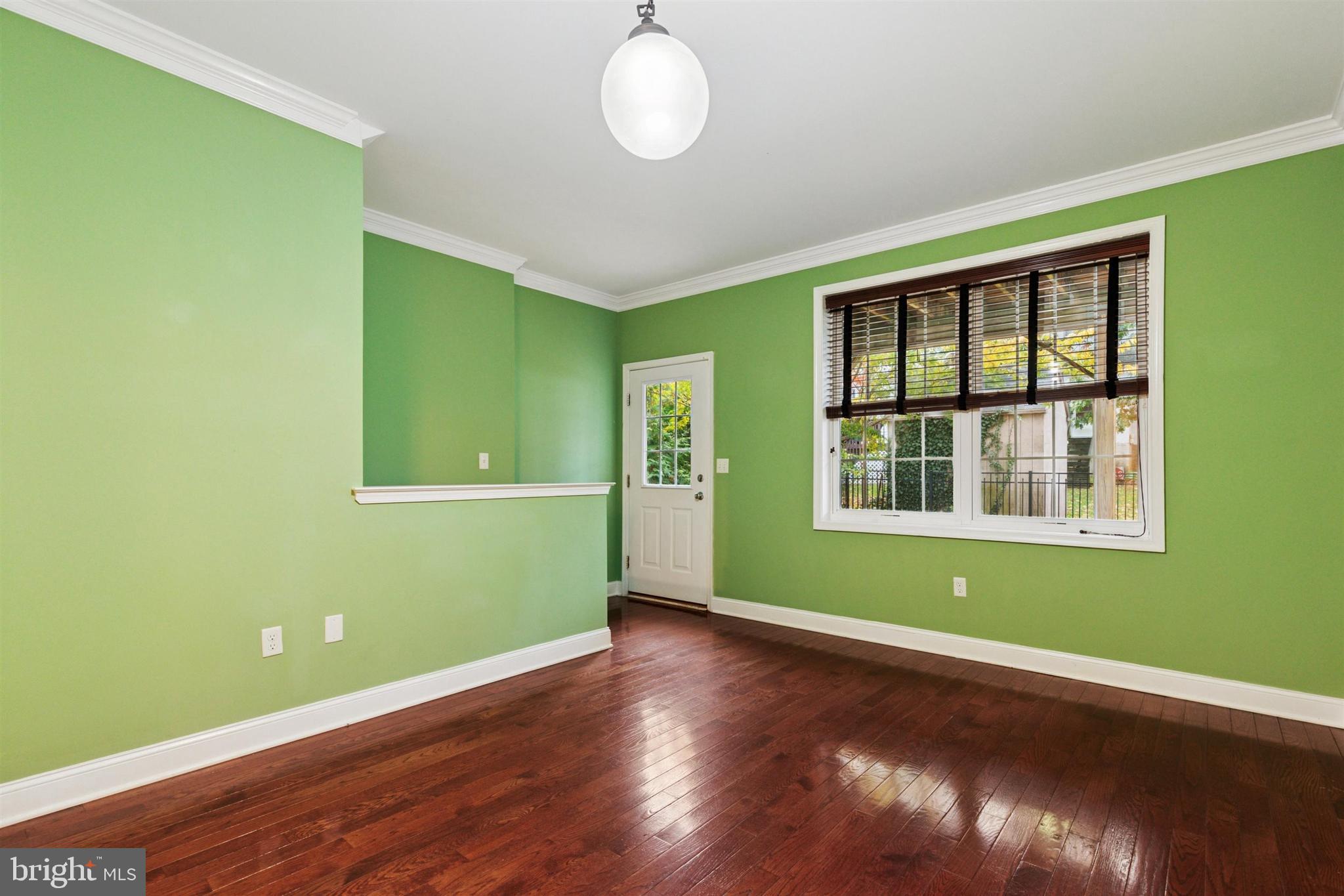 ROXBOROUGH - Residential