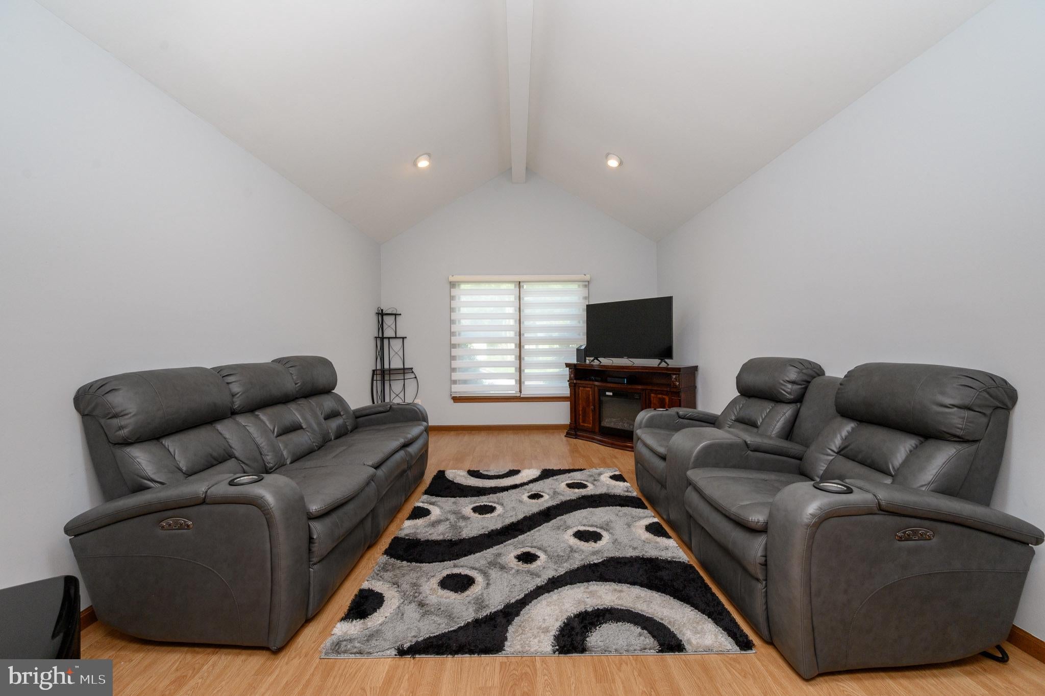 152 NAUTILUS DRIVE