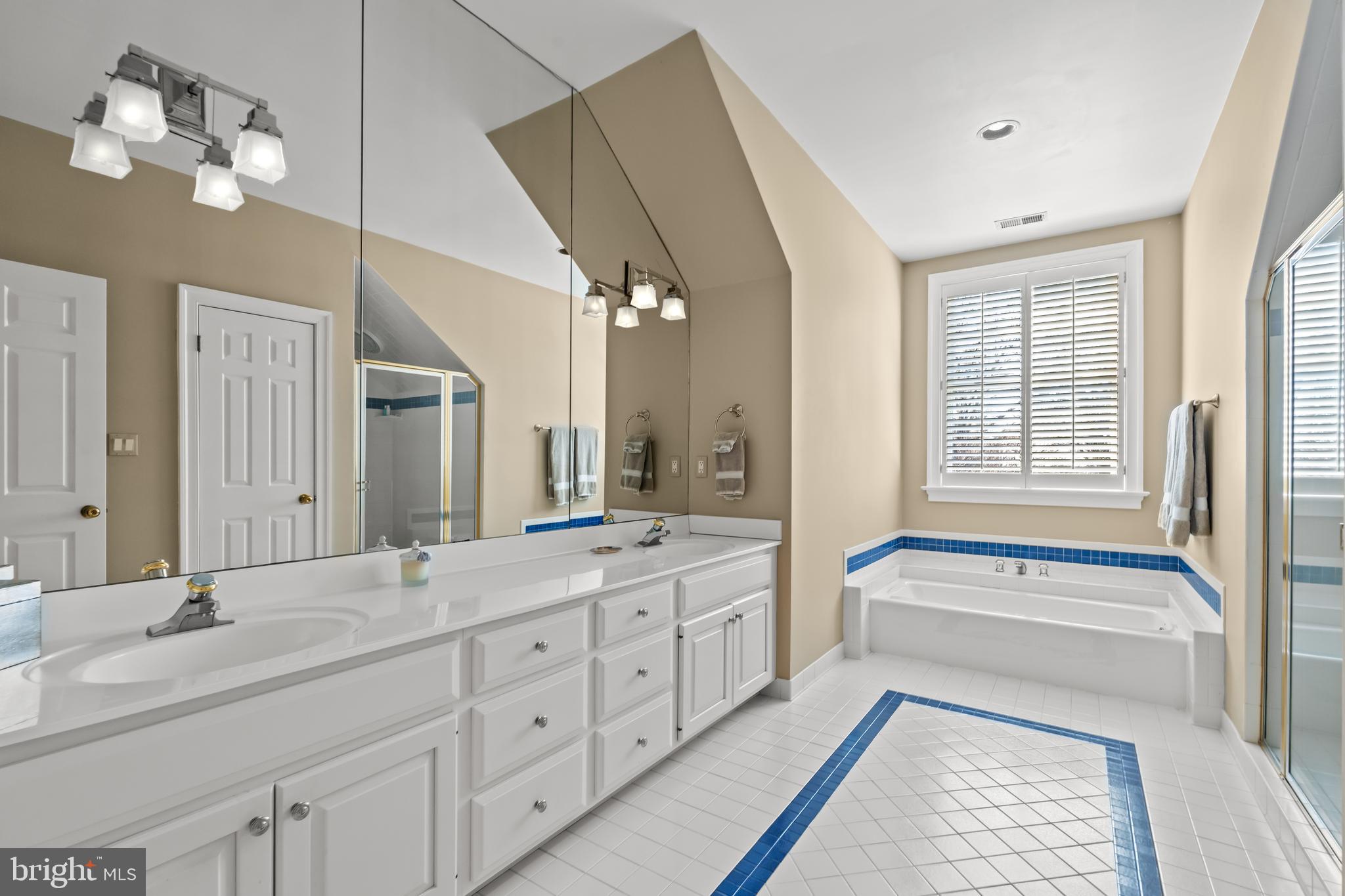 LANGLEY FARMS - Residential