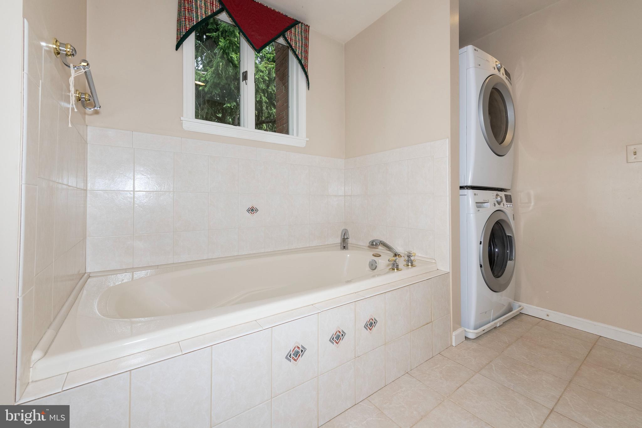 PRINCE KNOLL - Residential