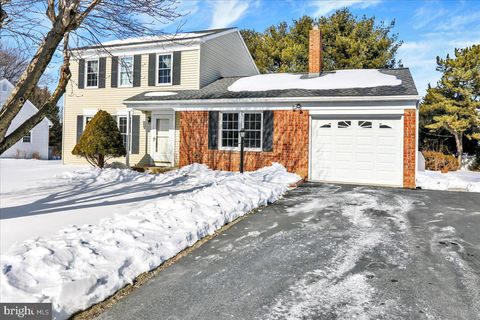 2439 CYPRESS DRIVE LANCASTER PA 17602