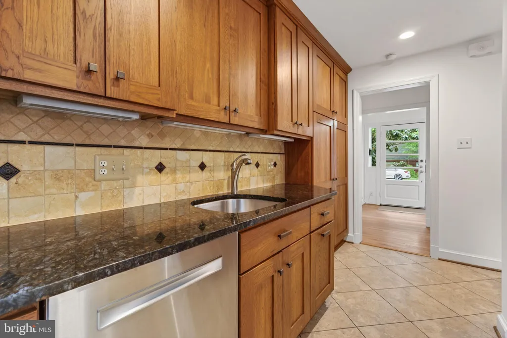 Additional image 15 of 2506 N Upshur Street, Arlington, VA 22207