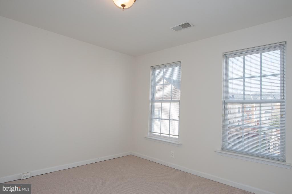 GROVE AT HUNTLEY MEADOWS - Residential Lease