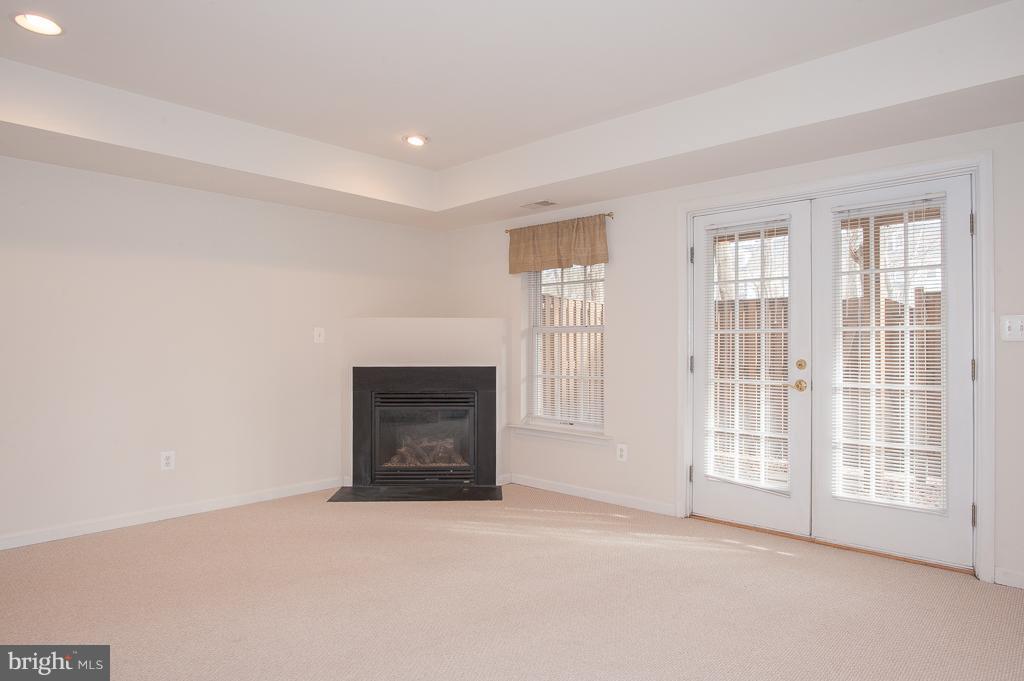 GROVE AT HUNTLEY MEADOWS - Residential Lease