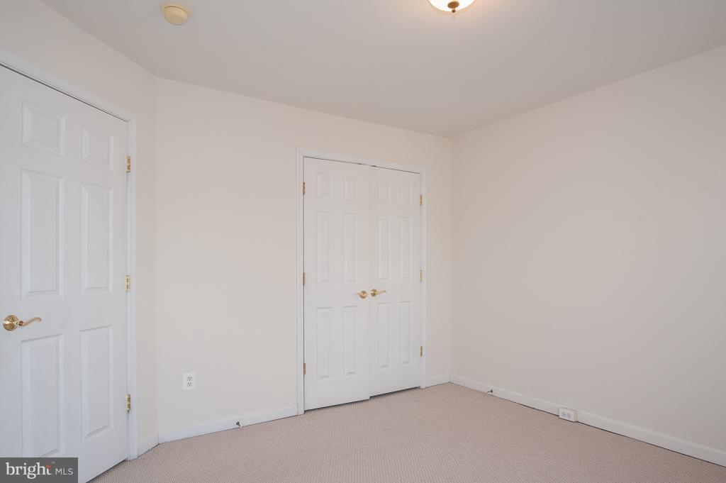 GROVE AT HUNTLEY MEADOWS - Residential Lease