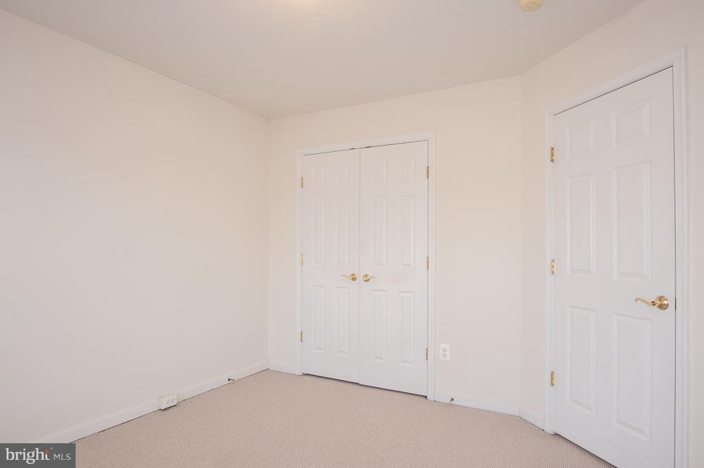 GROVE AT HUNTLEY MEADOWS - Residential Lease