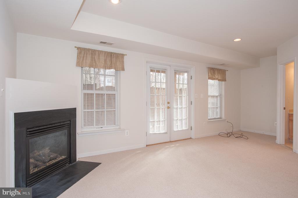 GROVE AT HUNTLEY MEADOWS - Residential Lease