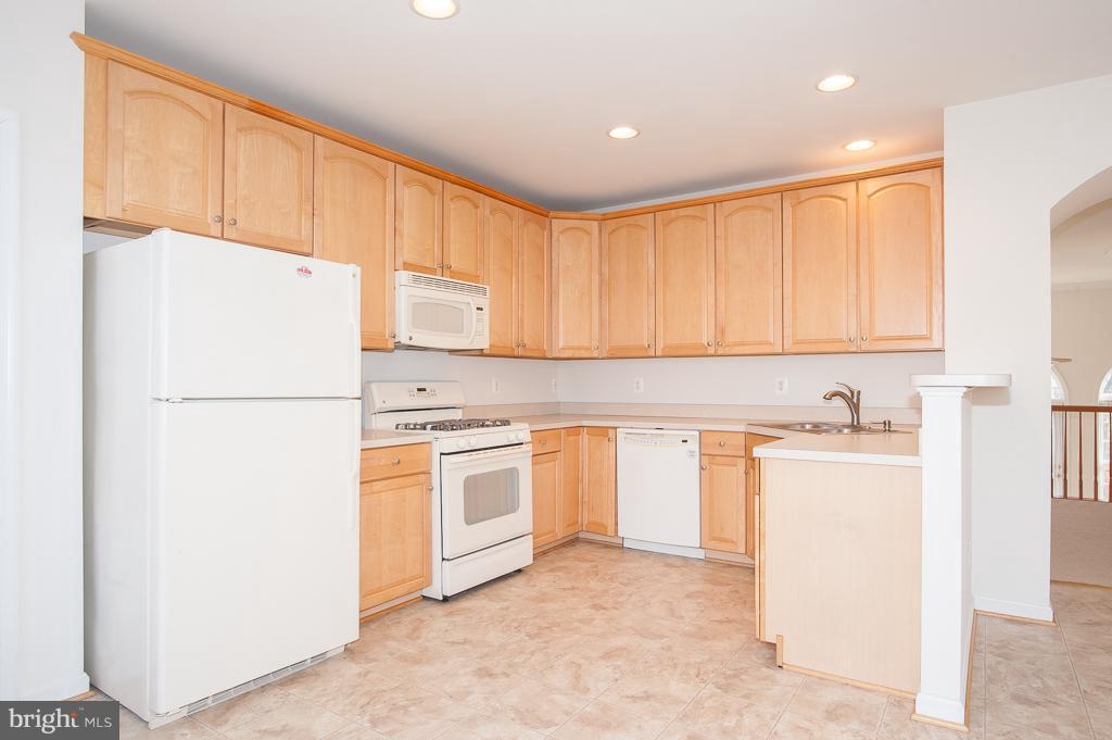 GROVE AT HUNTLEY MEADOWS - Residential Lease