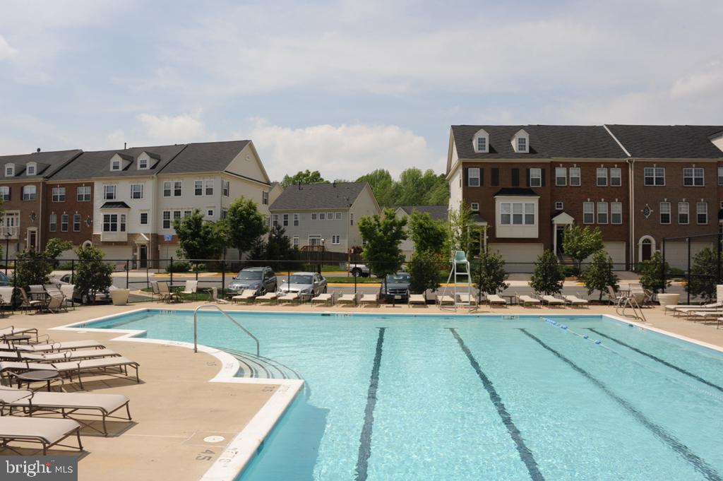 GROVE AT HUNTLEY MEADOWS - Residential Lease