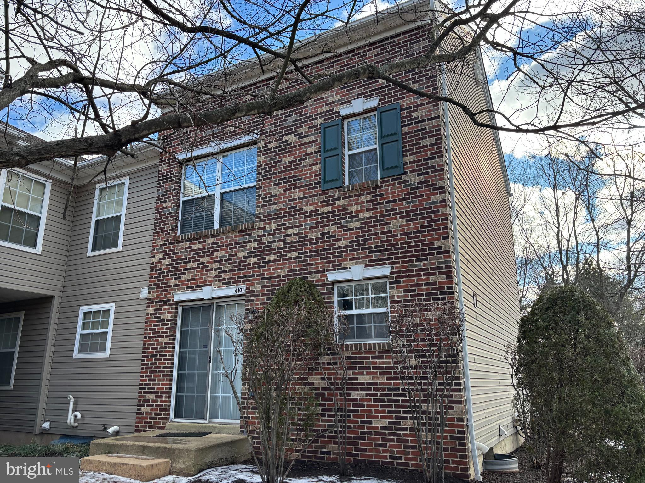 4101 CAPTAIN MOLLY CIRCLE