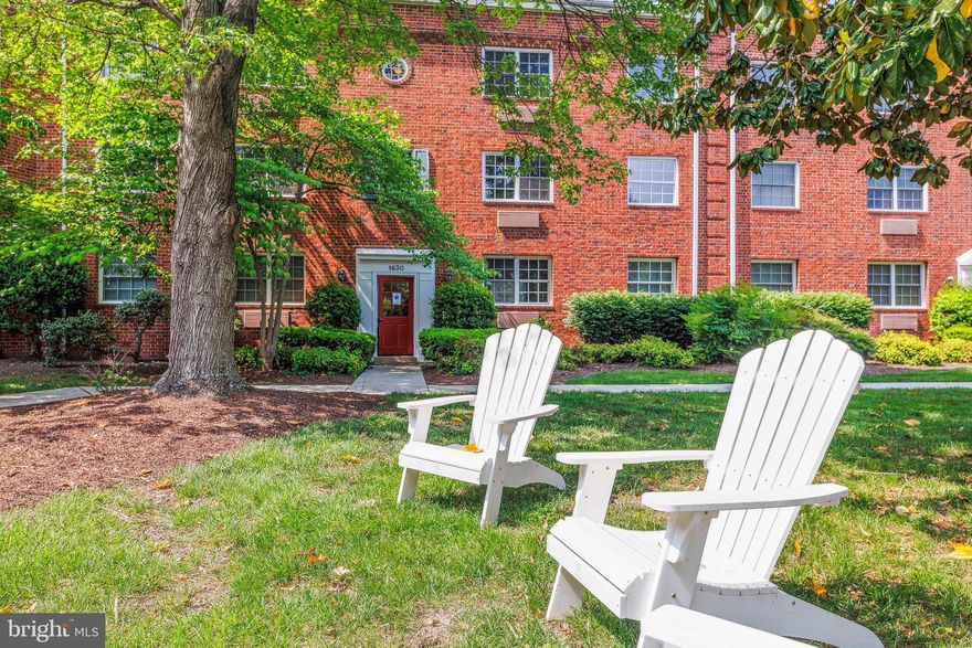 Throw away your car keys and enjoy all that is Alexandria City just minutes away from Potowmack Crossing.  Upbeat, updated condo is adorable with many improvements to save you money!  Dramatic wood flooring, new stainless steel appliances, granite counters,  attractive "to the ceiling" cabinetry,  below counter stainless steel sink with window, custom lighting in kitchen, dining room and bathroom, washer and dryer in the unit!  The whole unit has been freshly painted + ceiling fan in the bedroom, efficient PTAC  (Packaged Terminal Air Conditioning) wall heating and cooling units, handy shelving in the Living Room.  Amenities include extra storage available, pool, tennis, club room, fitness room,  picnic area with benches and grills, lot and street parking.  Bonus, the unit location is ideal . . . faces inviting courtyard and tennis courts.
Only a 10-minute walk to the Braddock Place Metro + Potomac Yards Metro now open.  Ideal access to Reagan National Airport, DC, 495, 395, & 95.  Short walk to Mount Vernon trail for biking, walking, running along the Potomac River