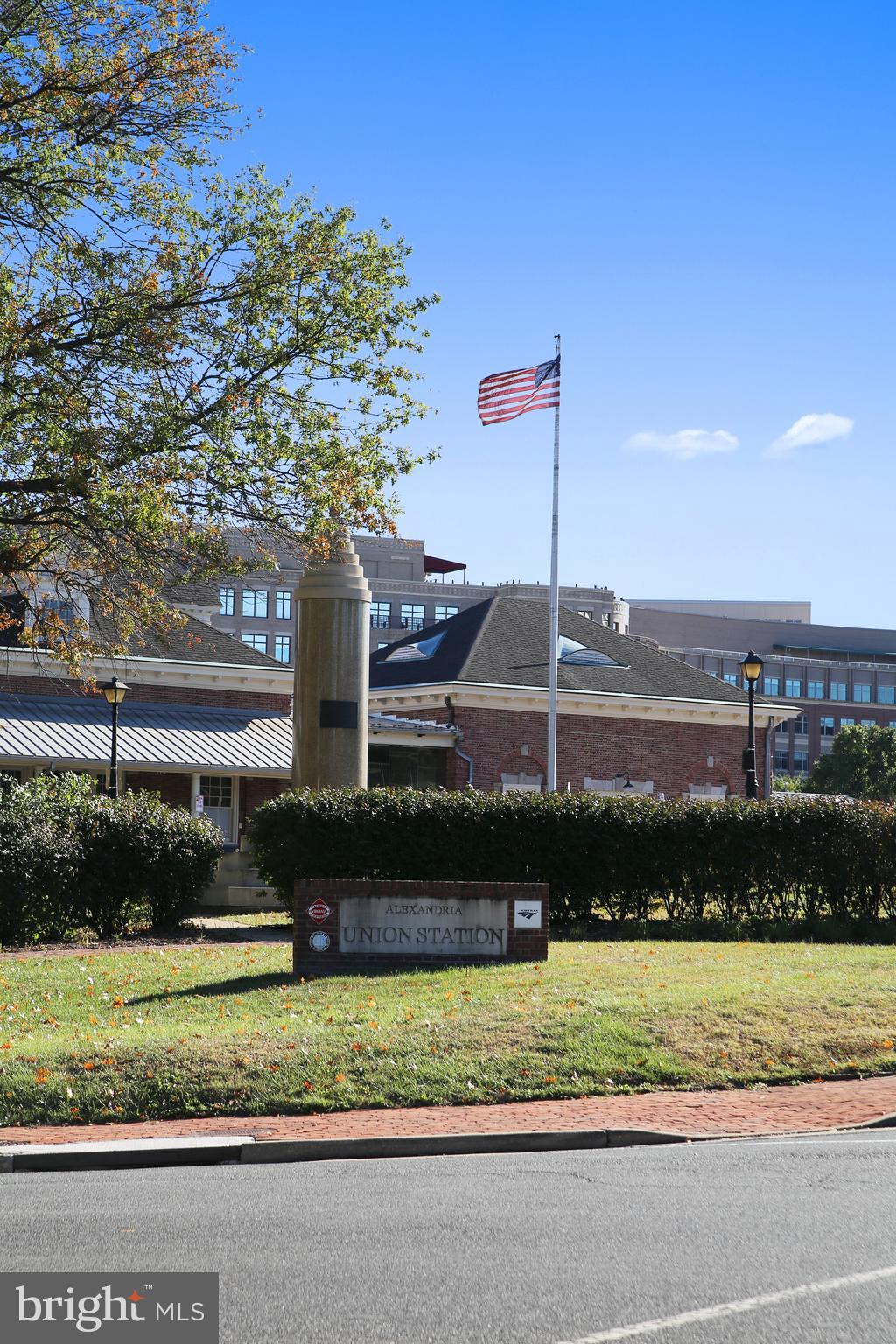 POTOWMACK CROSSING - Residential