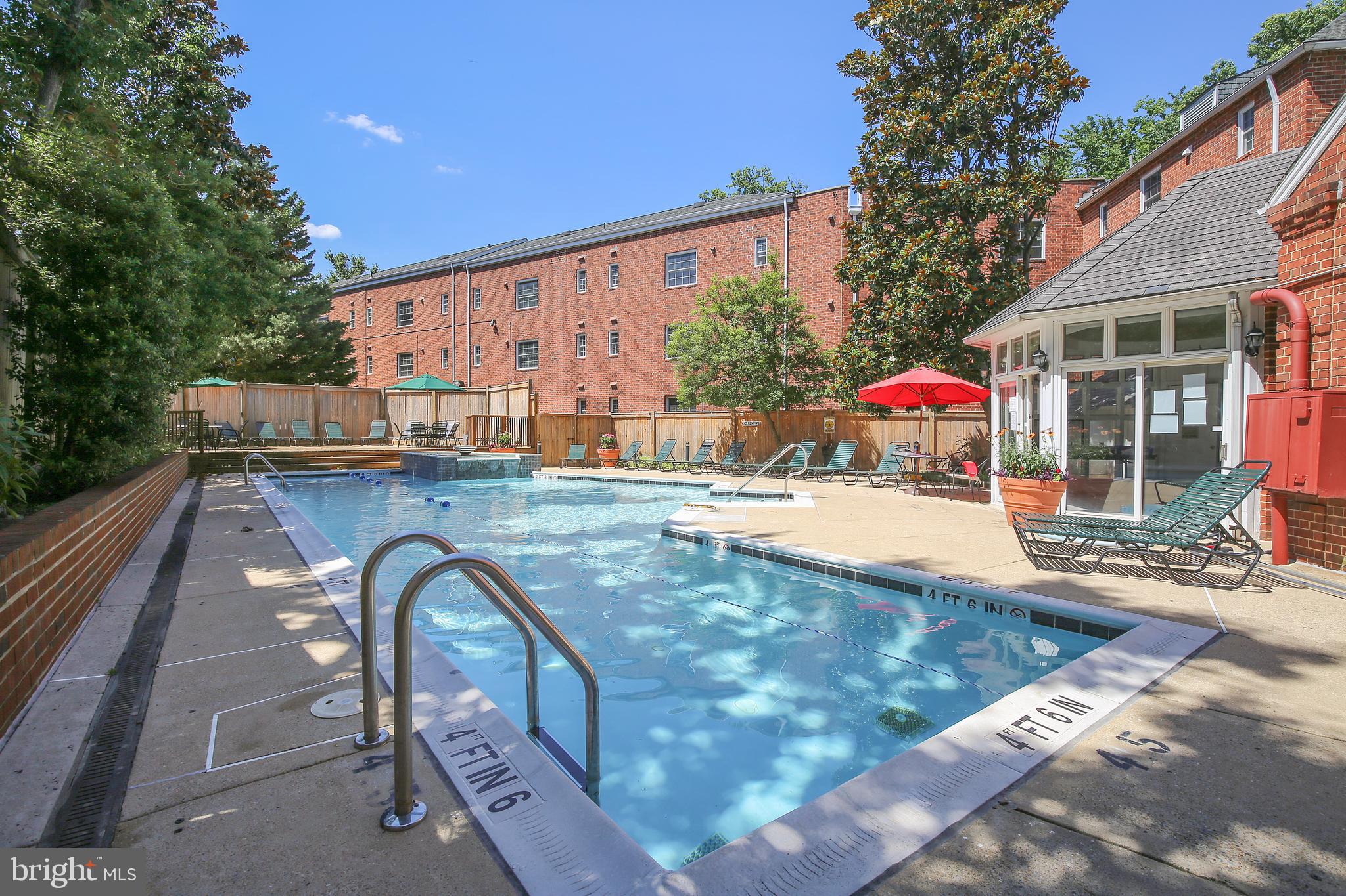 POTOWMACK CROSSING - Residential