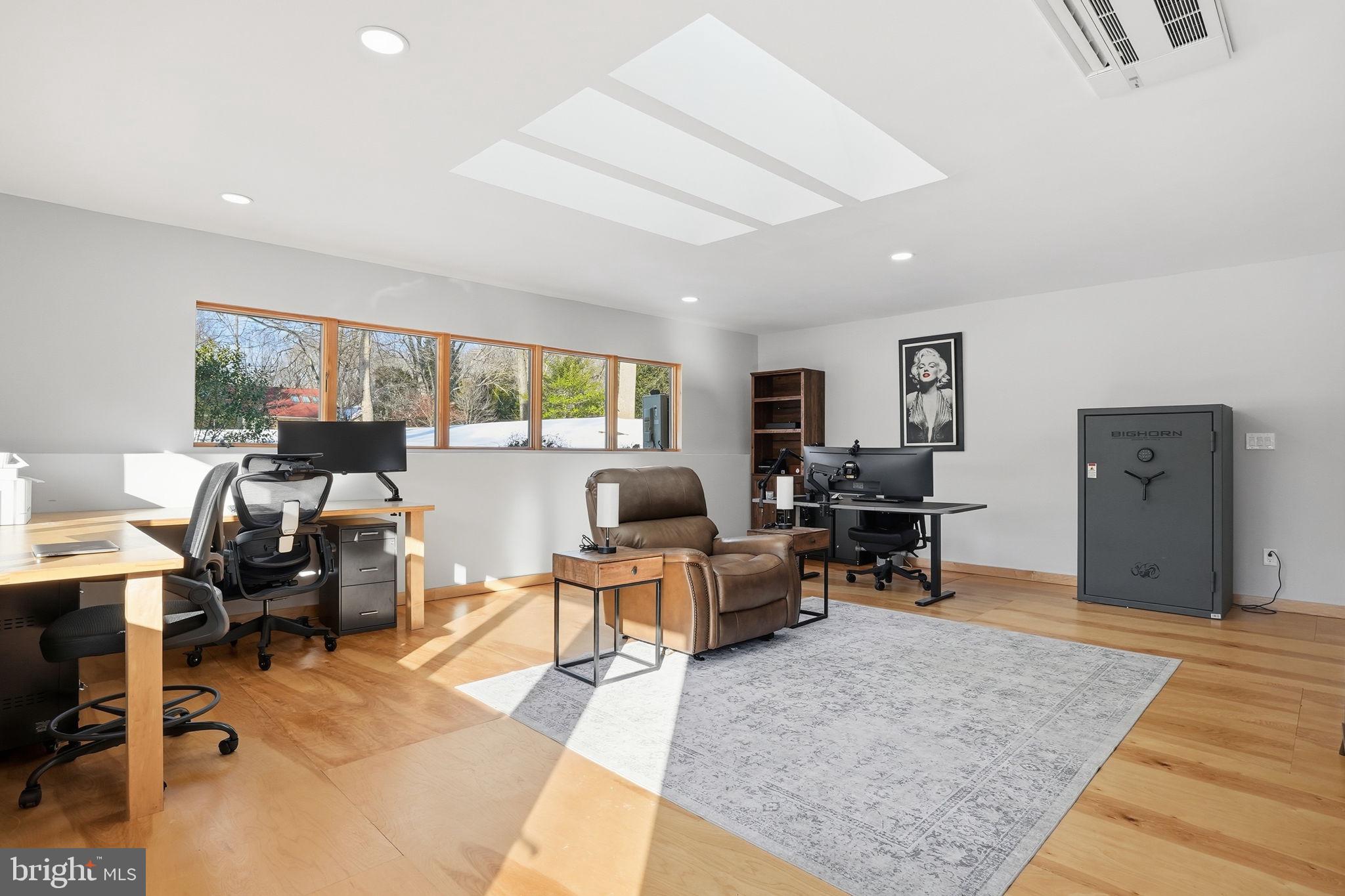 DARNESTOWN OUTSIDE - Residential