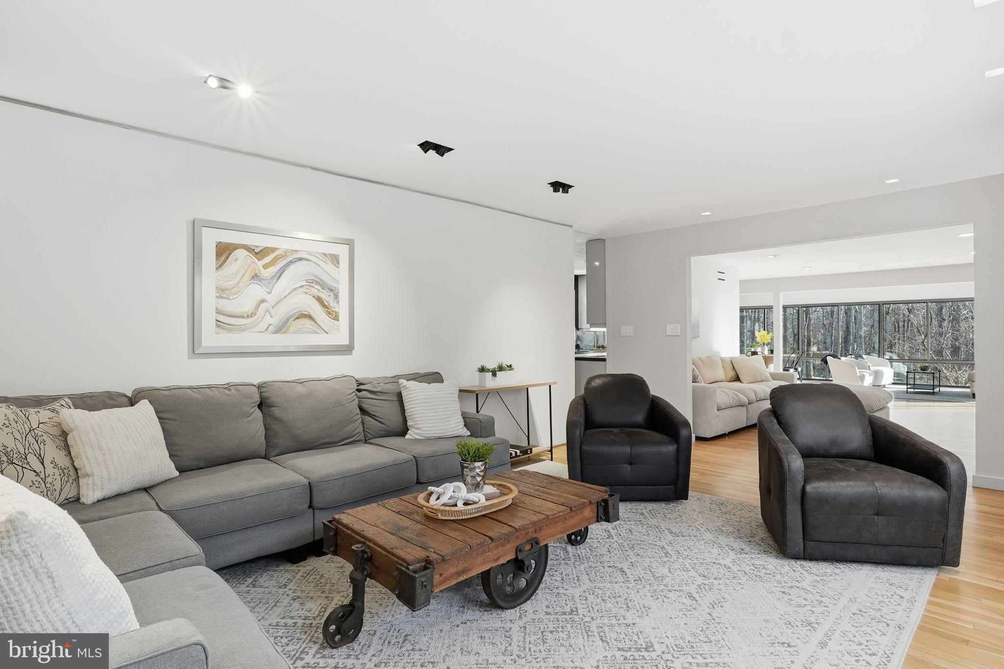 DARNESTOWN OUTSIDE - Residential