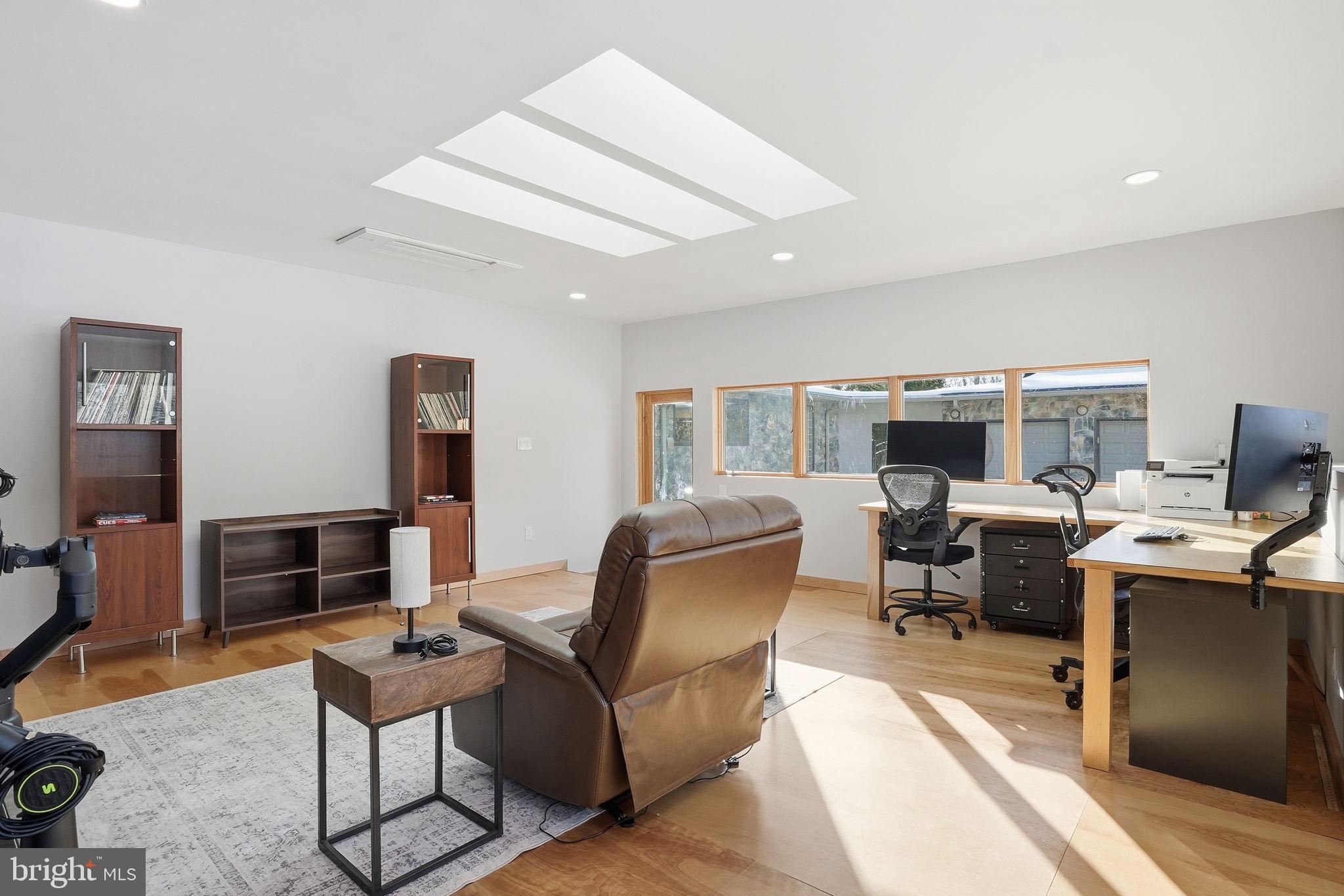 DARNESTOWN OUTSIDE - Residential