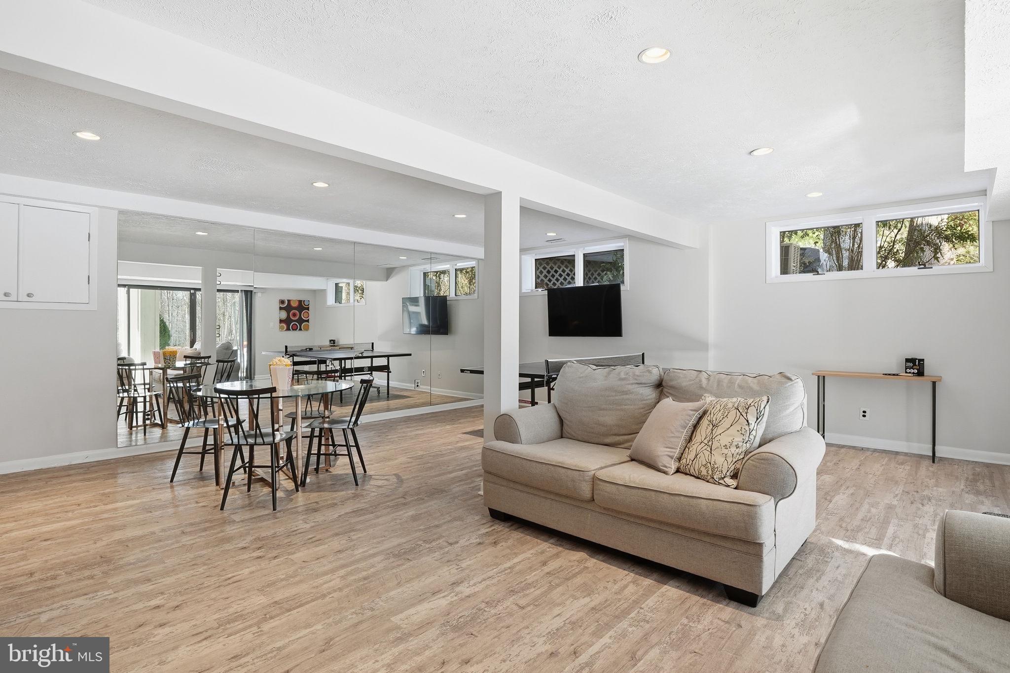 DARNESTOWN OUTSIDE - Residential