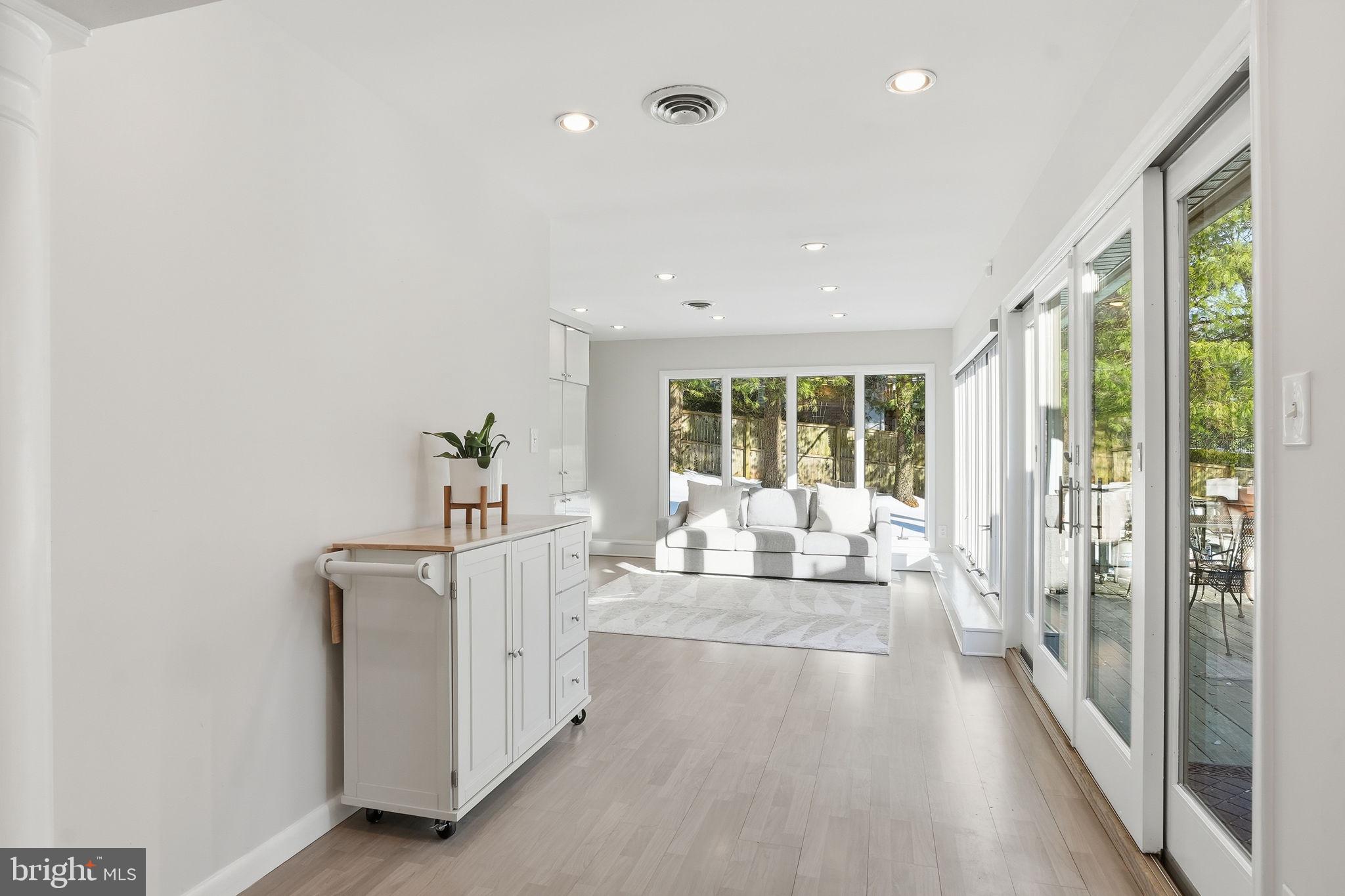 DARNESTOWN OUTSIDE - Residential