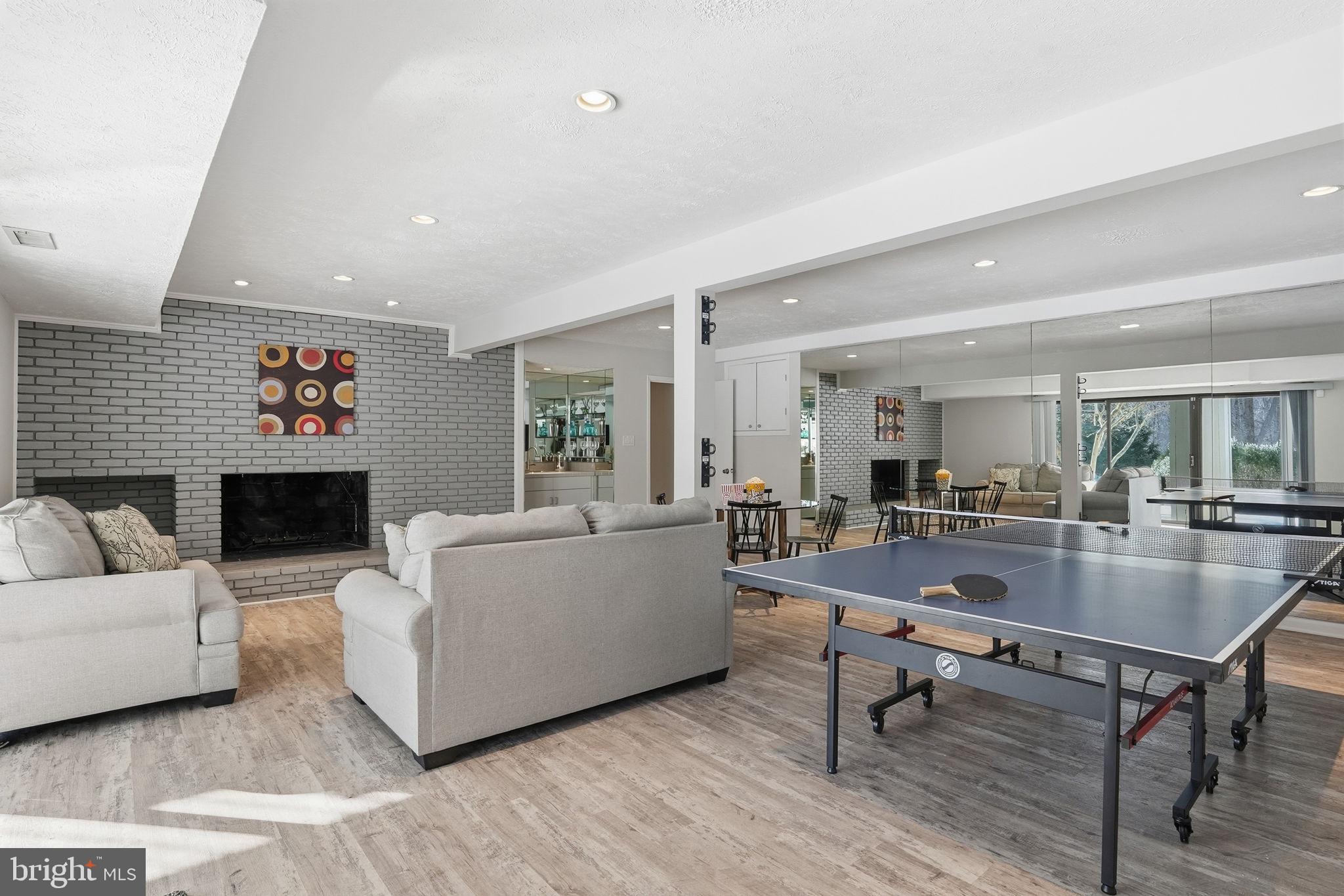 DARNESTOWN OUTSIDE - Residential