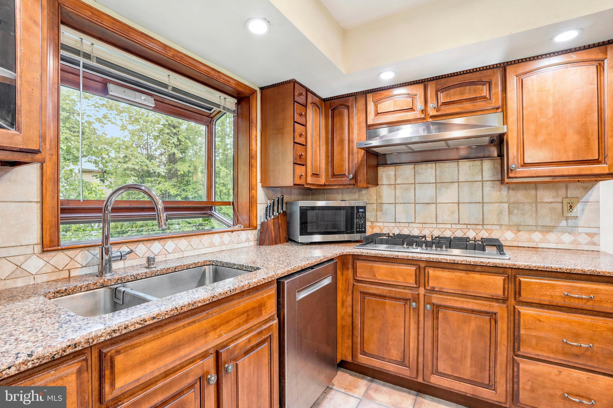 BERKELEY TRACE - Residential