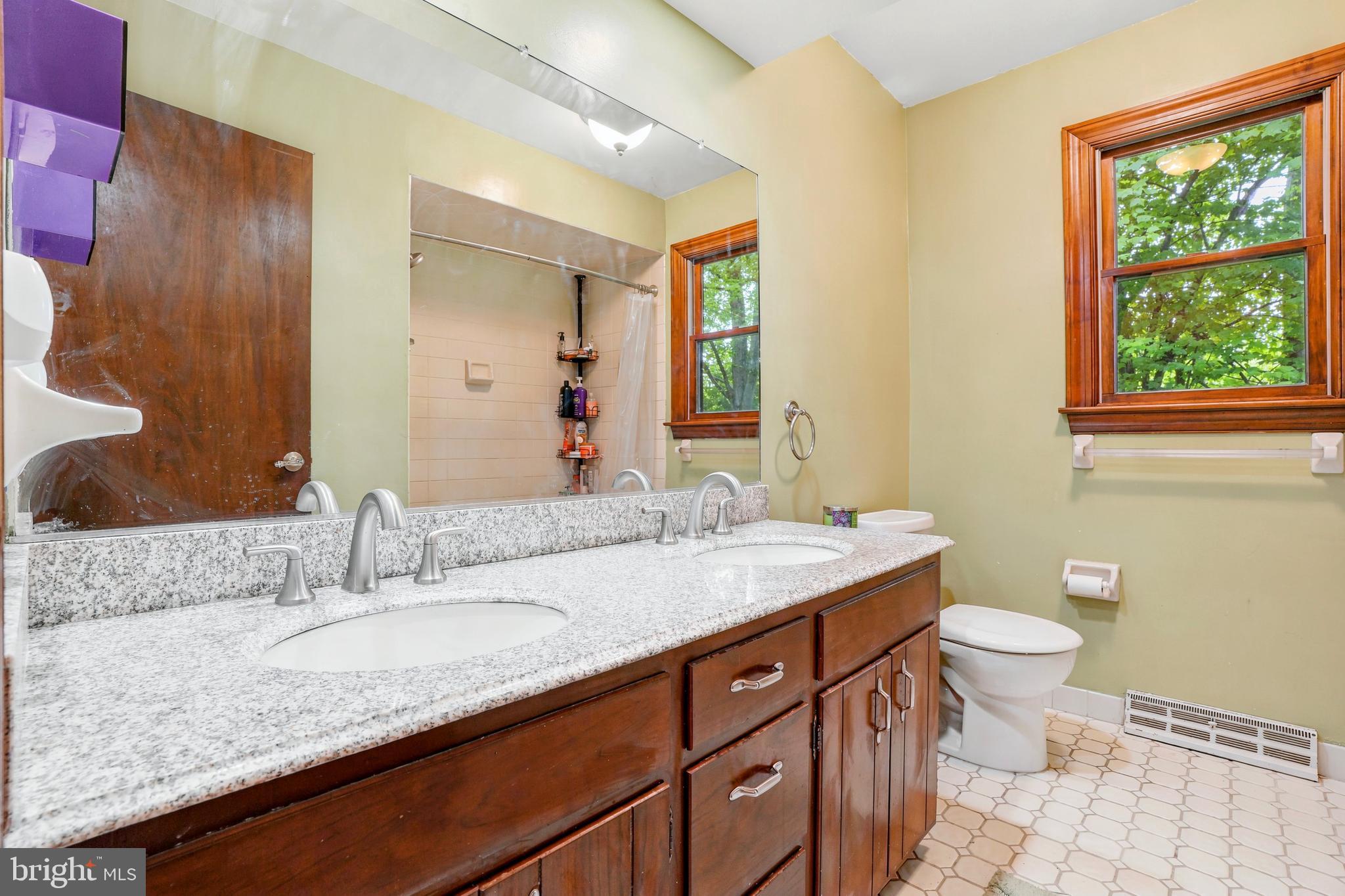 BERKELEY TRACE - Residential