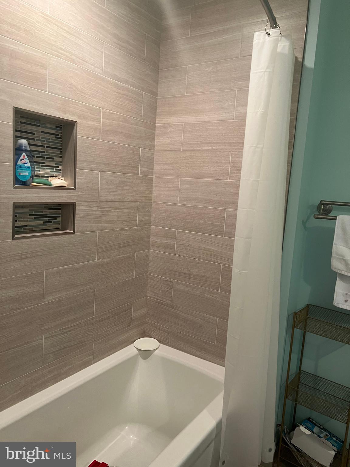 WINDSOR PARK - Residential Lease