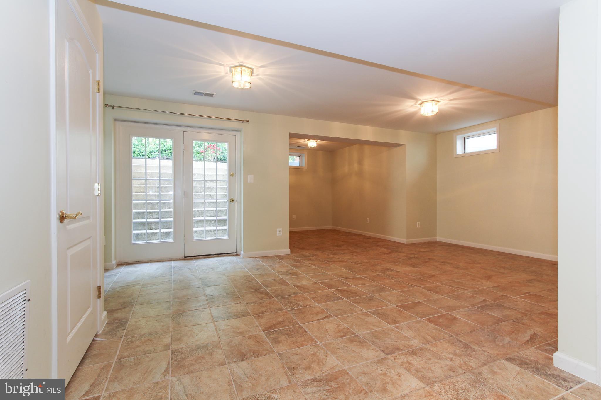 VILLAGES AT HAYMARKET - Residential