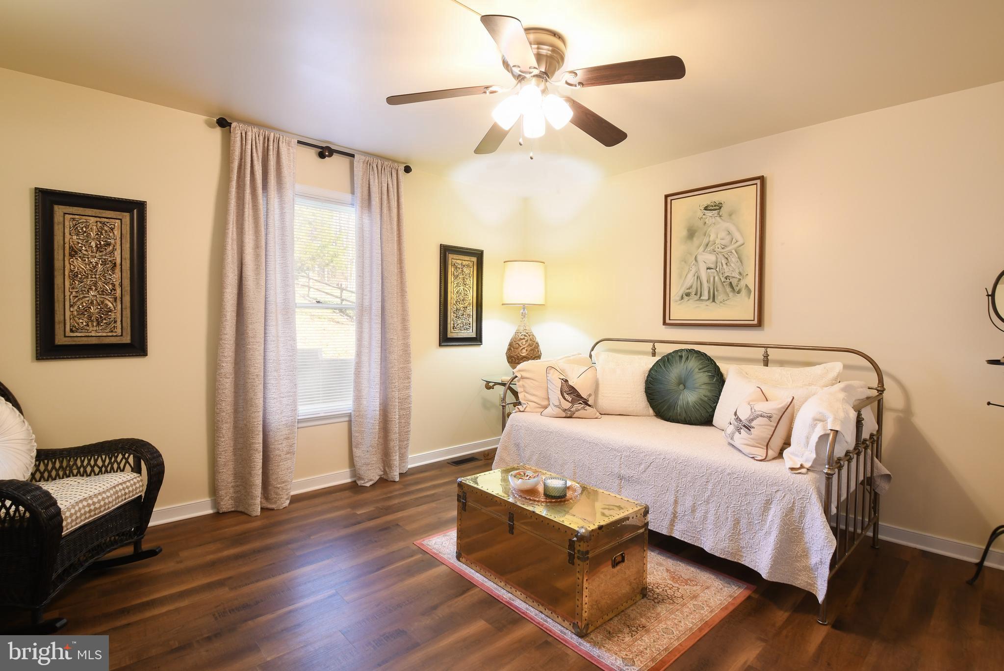 LAKE CAROLINE - Residential