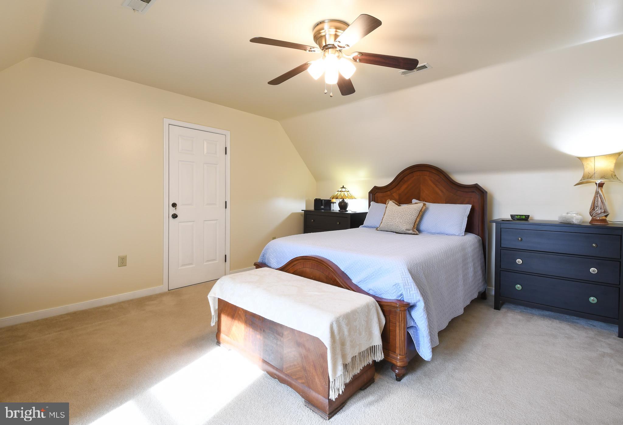 LAKE CAROLINE - Residential