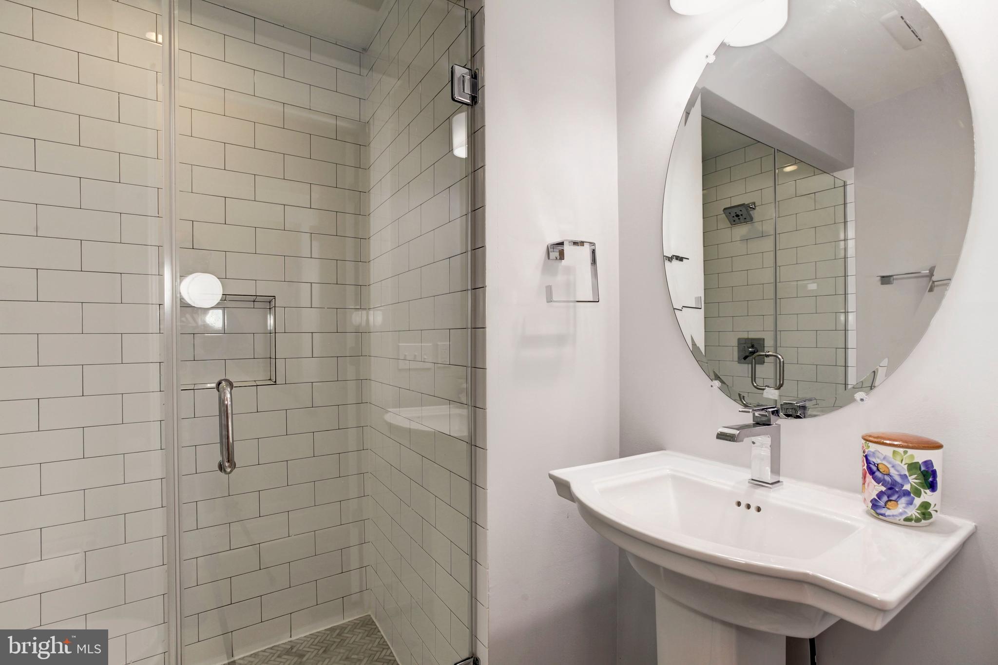 GLOVER PARK - Residential Lease