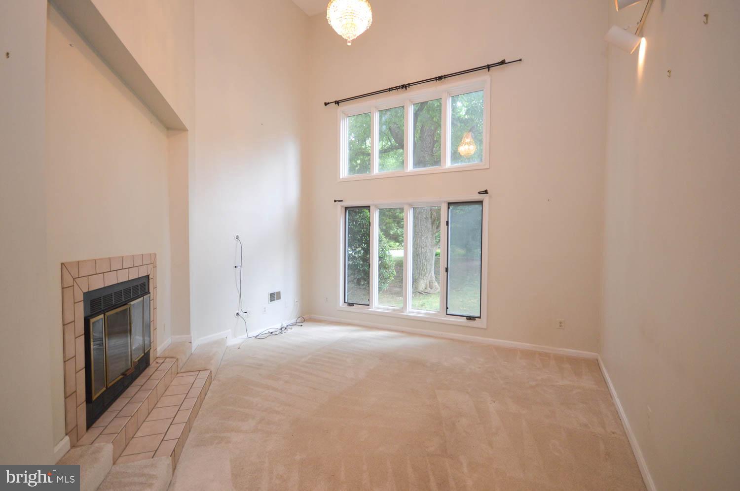 COURTSIDE VILLAS - Residential Lease