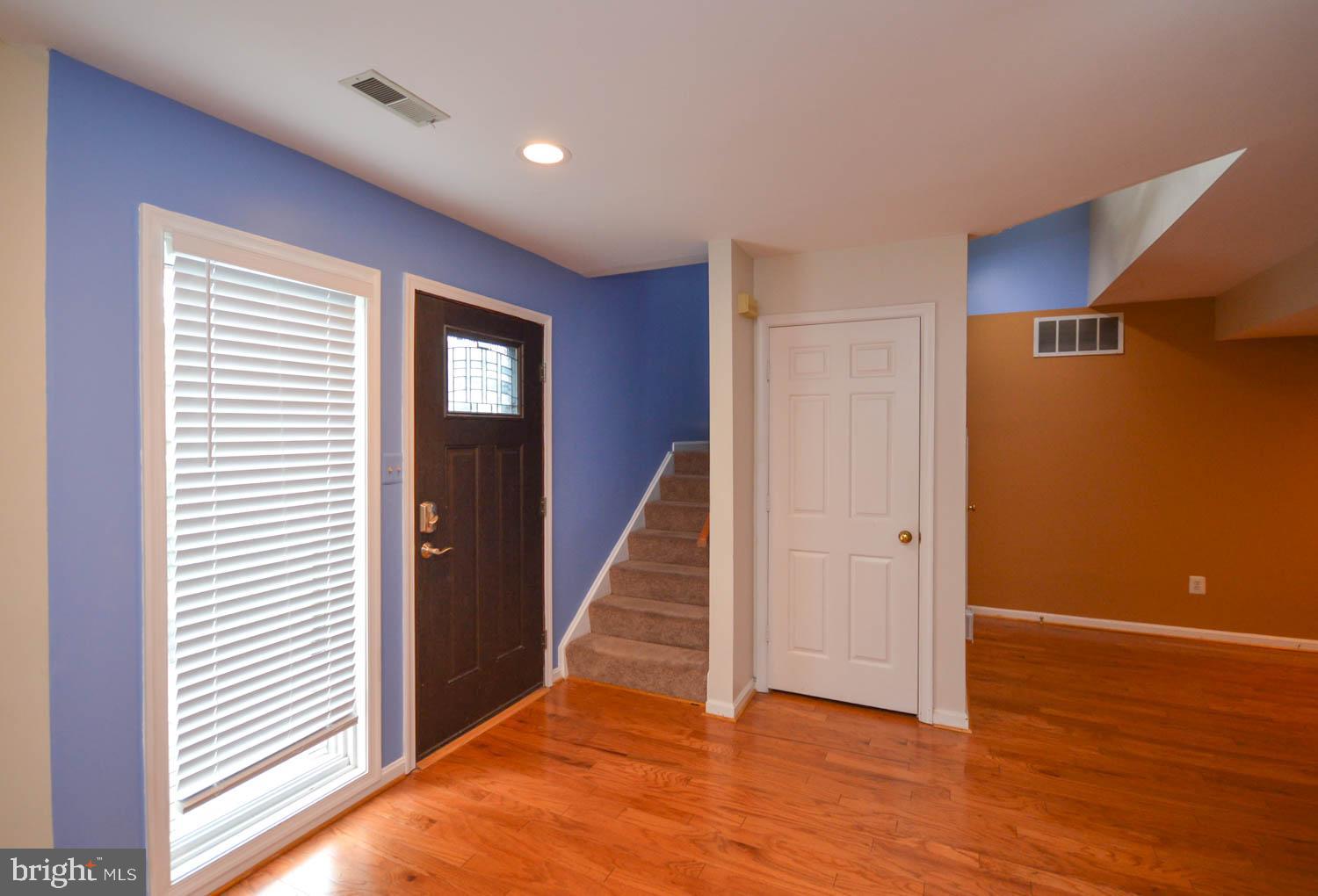 COURTSIDE VILLAS - Residential Lease