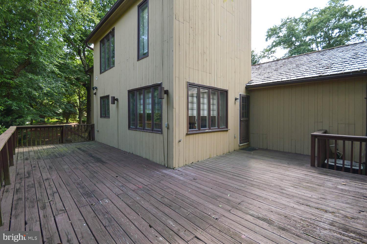 COURTSIDE VILLAS - Residential Lease