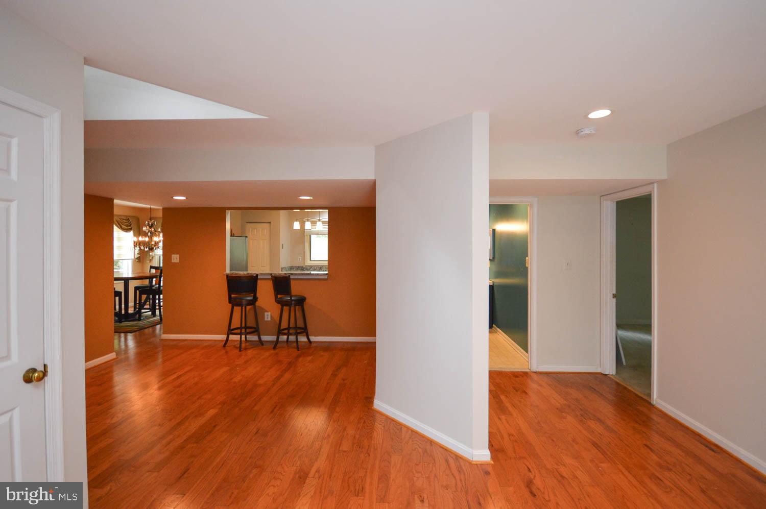 COURTSIDE VILLAS - Residential Lease