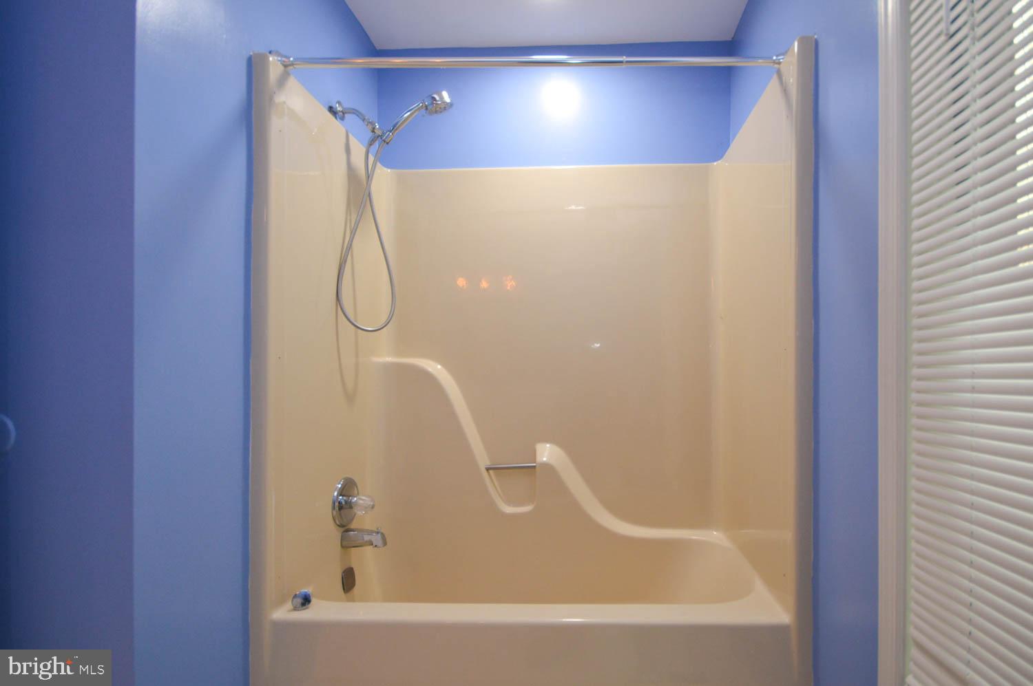 COURTSIDE VILLAS - Residential Lease