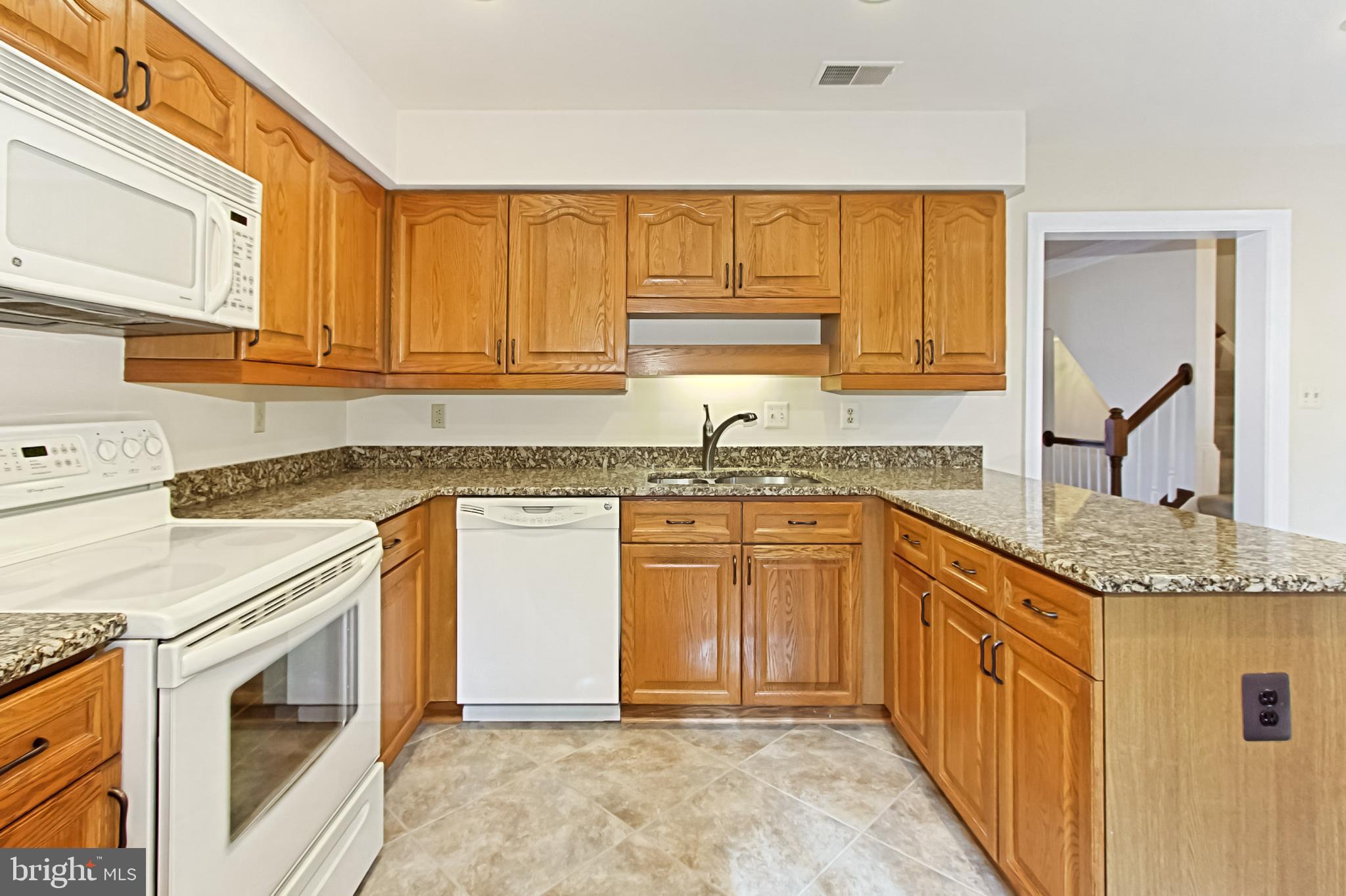 KINGSTOWNE - Residential Lease