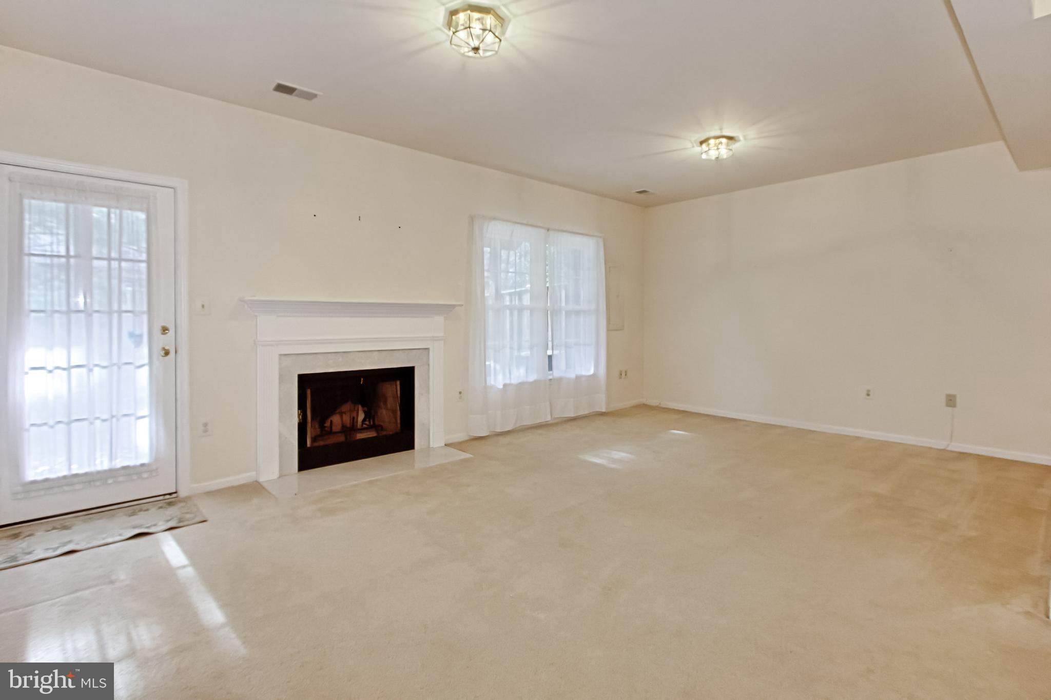 KINGSTOWNE - Residential Lease