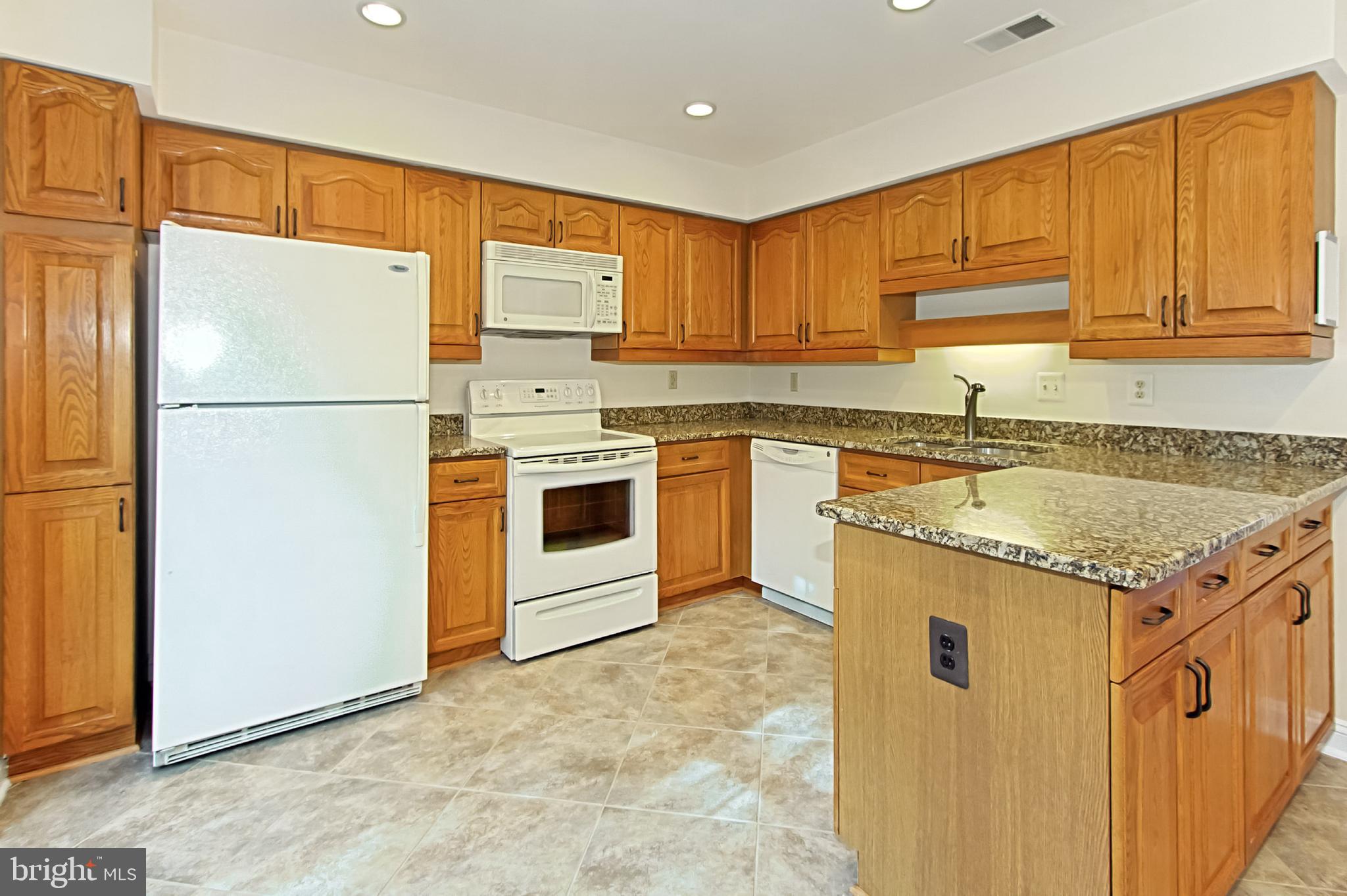 KINGSTOWNE - Residential Lease