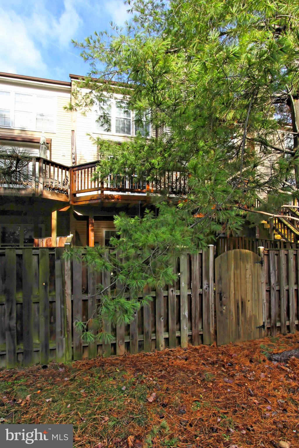 KINGSTOWNE - Residential Lease