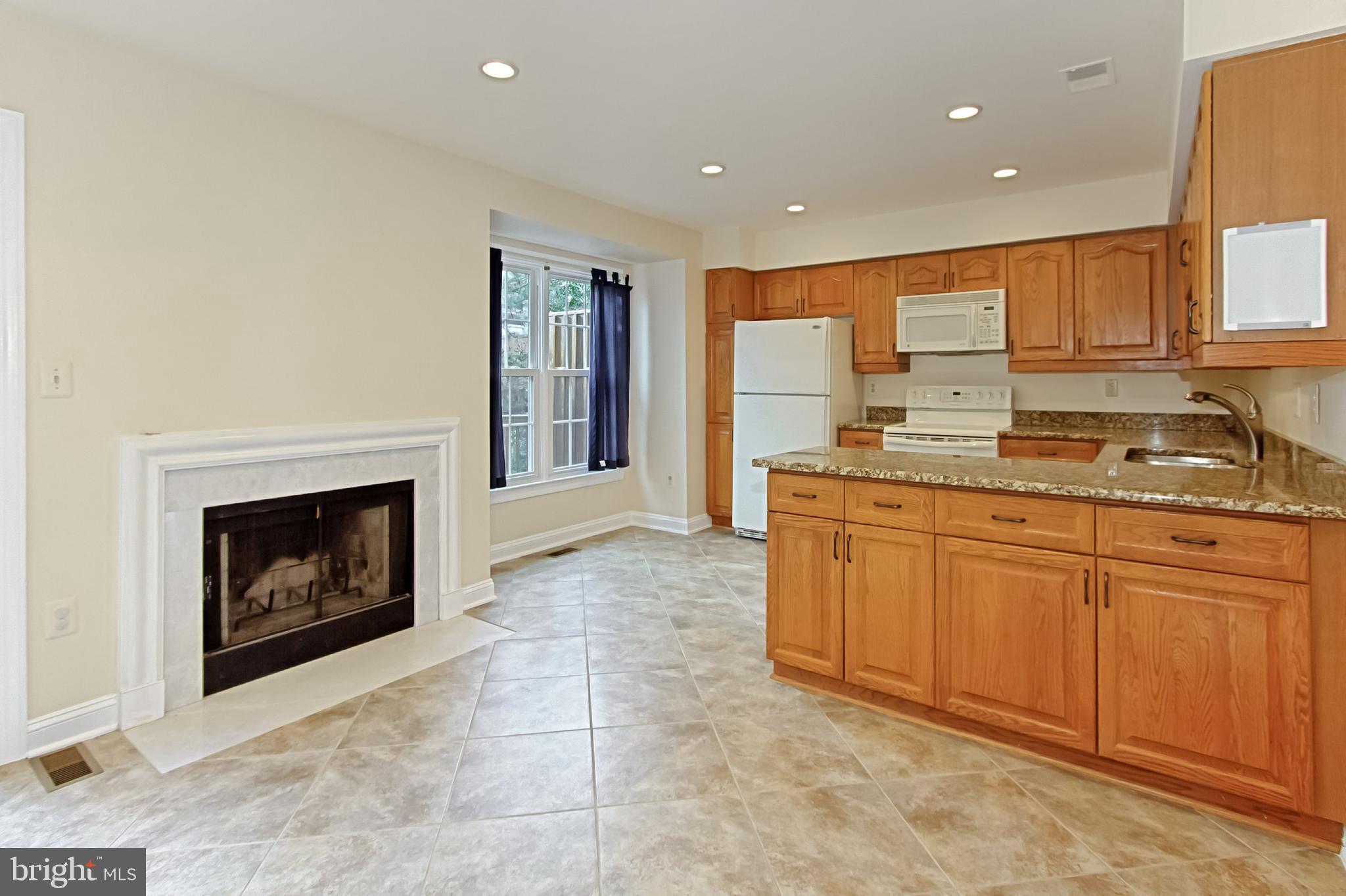 KINGSTOWNE - Residential Lease