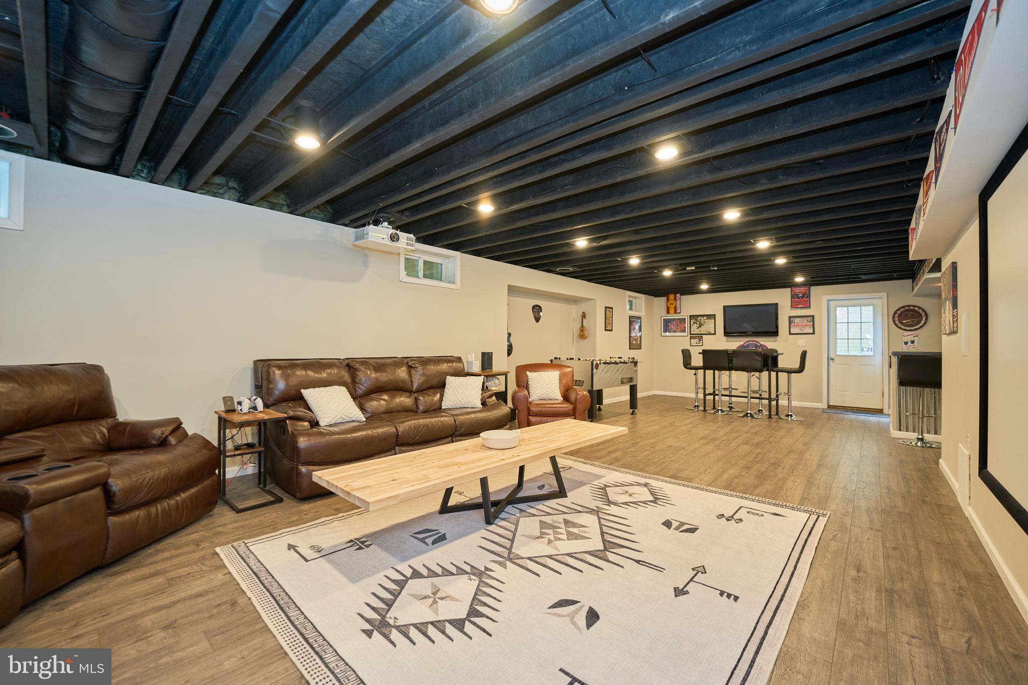 LAKE POINT ROUND HILL - Residential