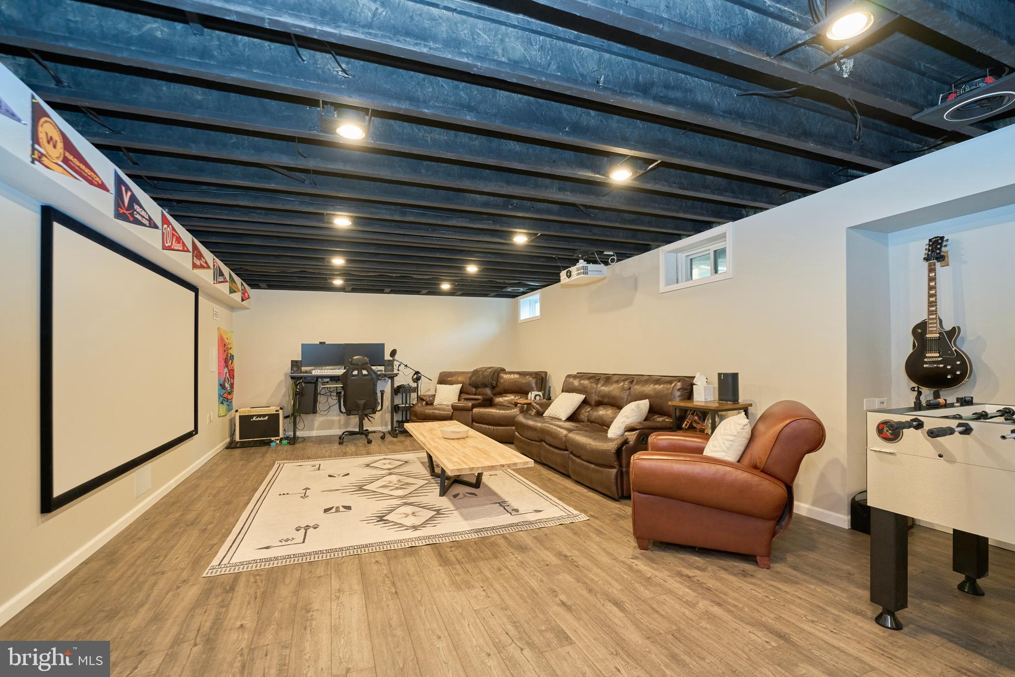 LAKE POINT ROUND HILL - Residential