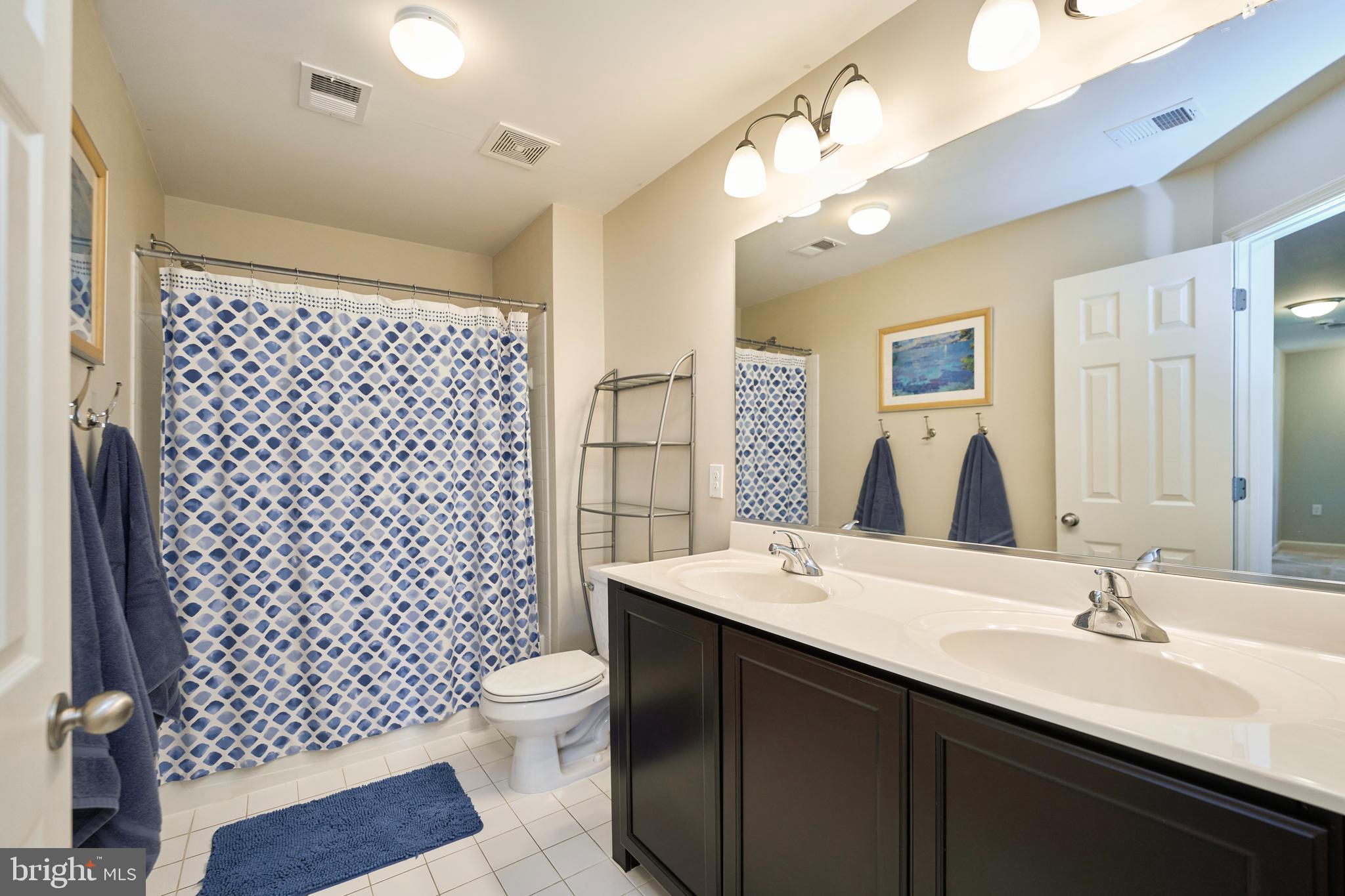 LAKE POINT ROUND HILL - Residential